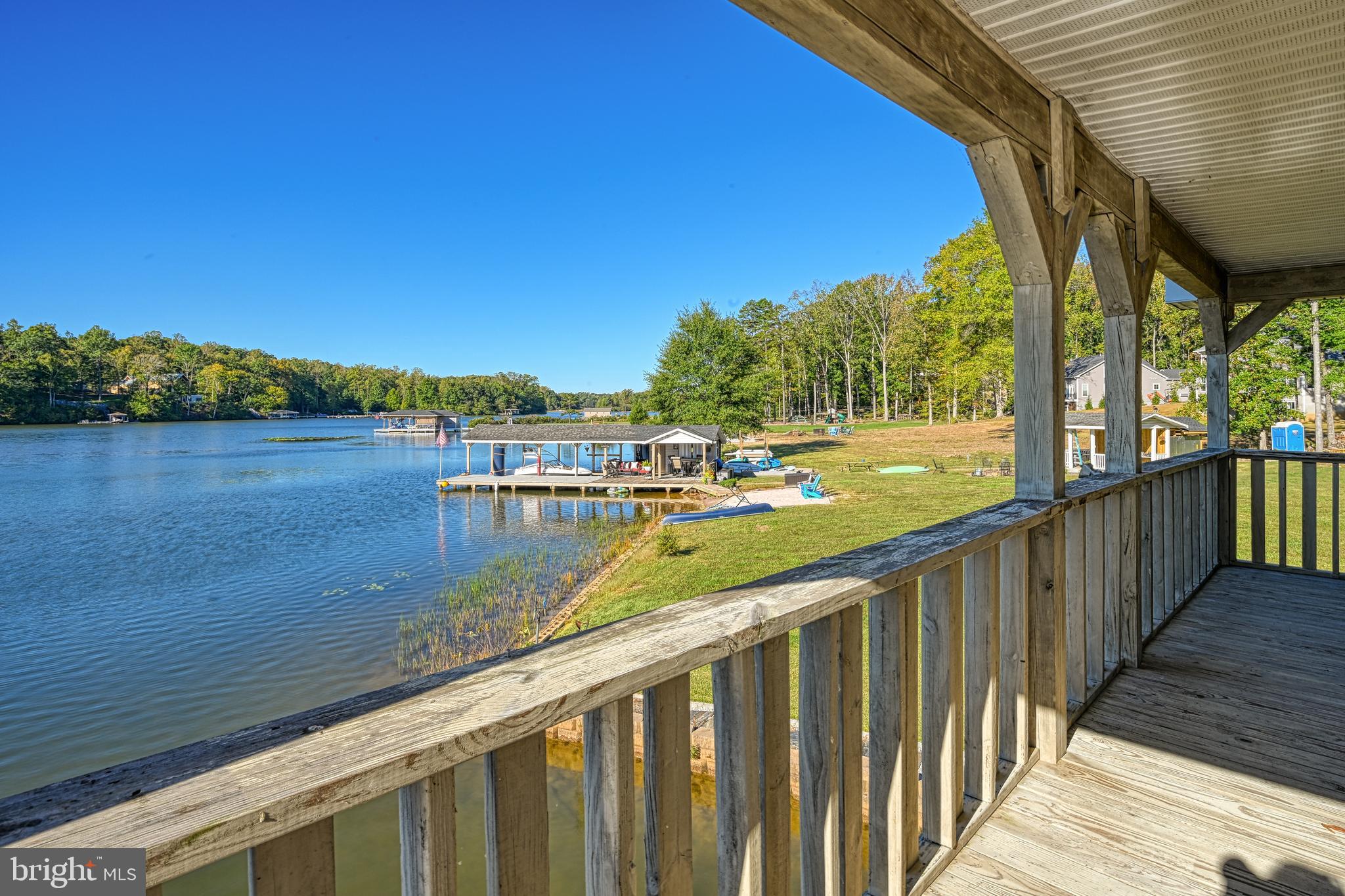 SHOREWOOD - Residential