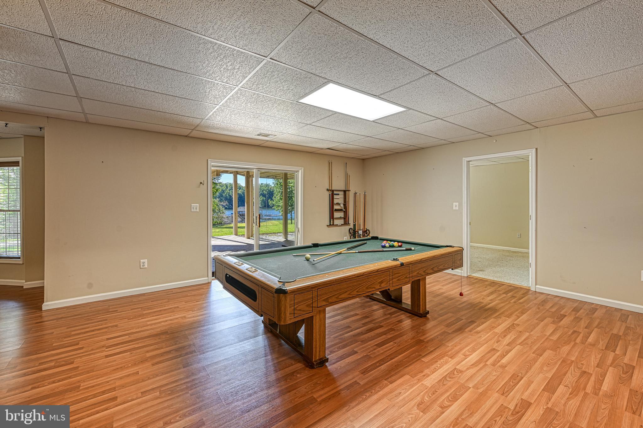 SHOREWOOD - Residential