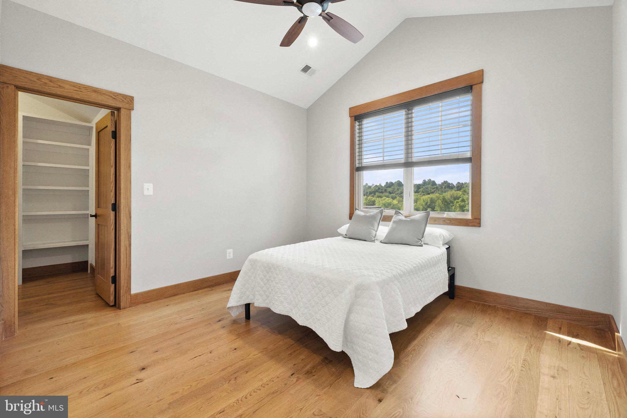 MILL CREEK - Residential