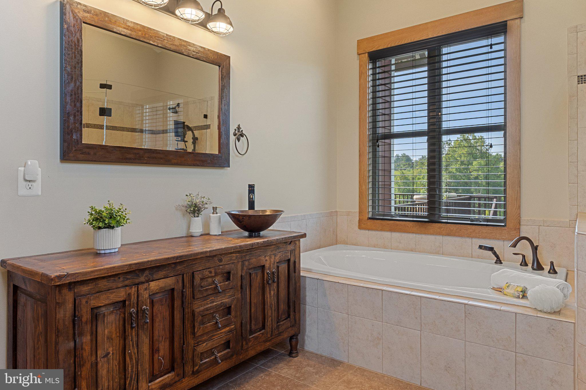 MILL CREEK - Residential