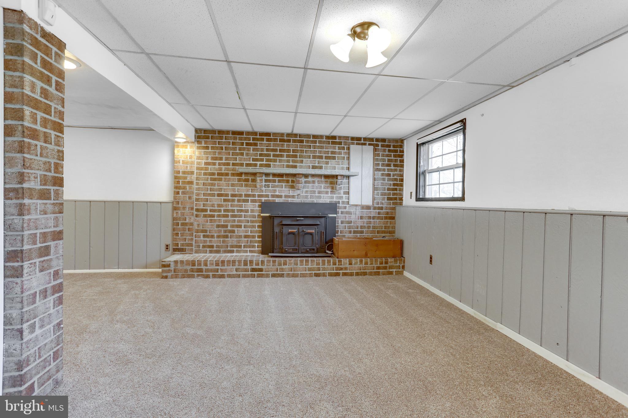 CLINTON WOODS - Residential