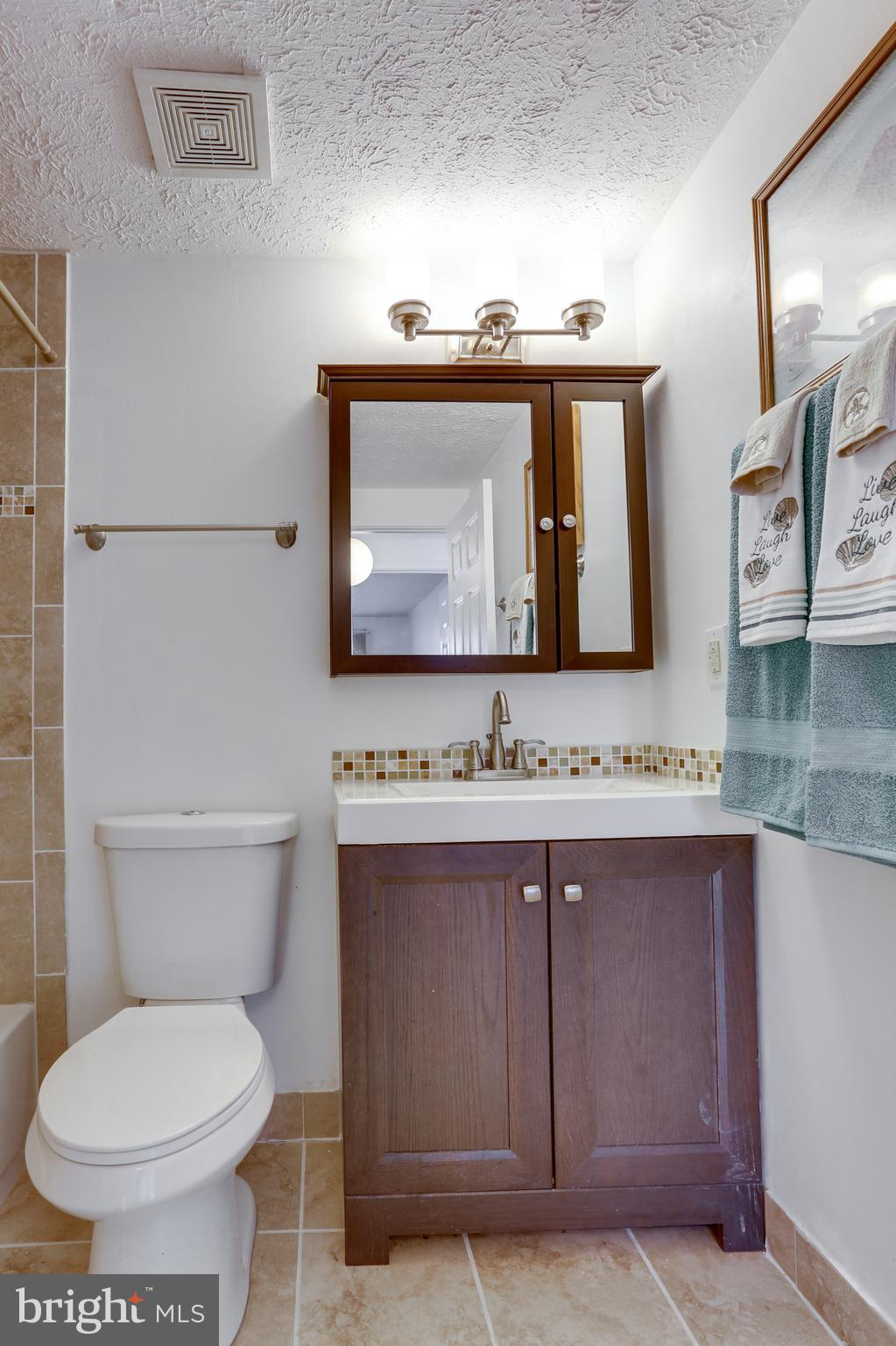 CLINTON WOODS - Residential