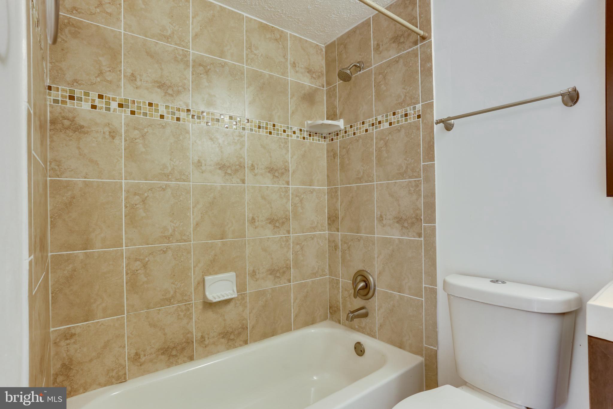 CLINTON WOODS - Residential