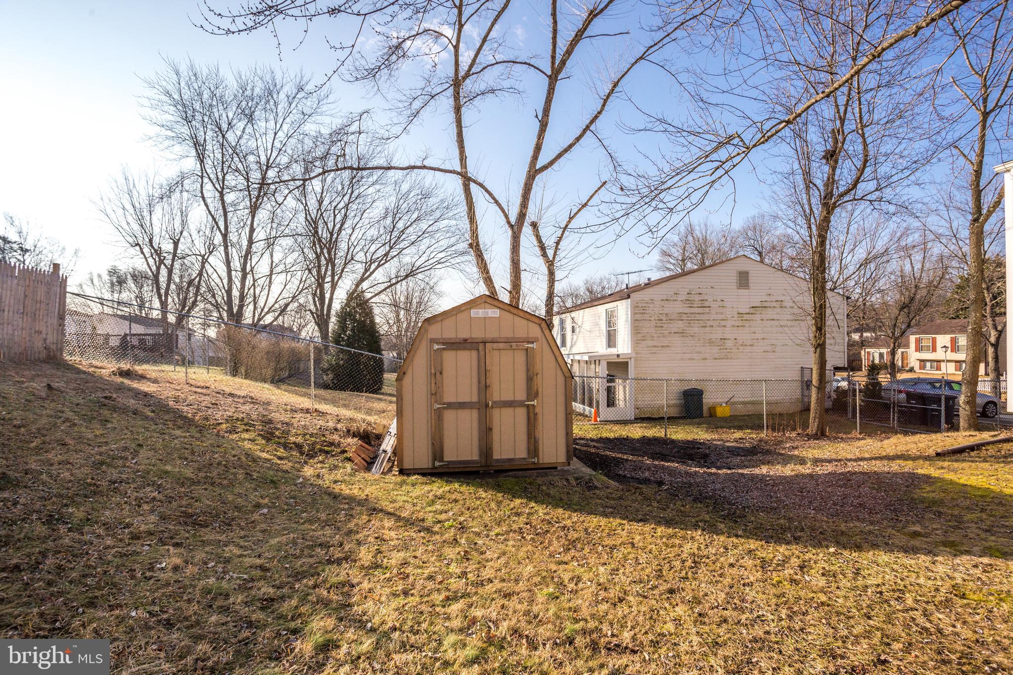 CLINTON WOODS - Residential