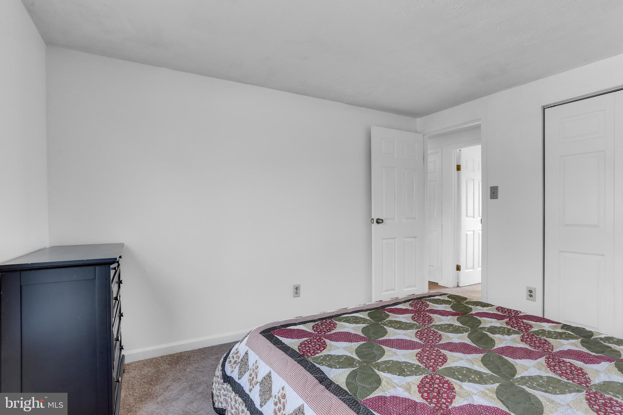 CLINTON WOODS - Residential