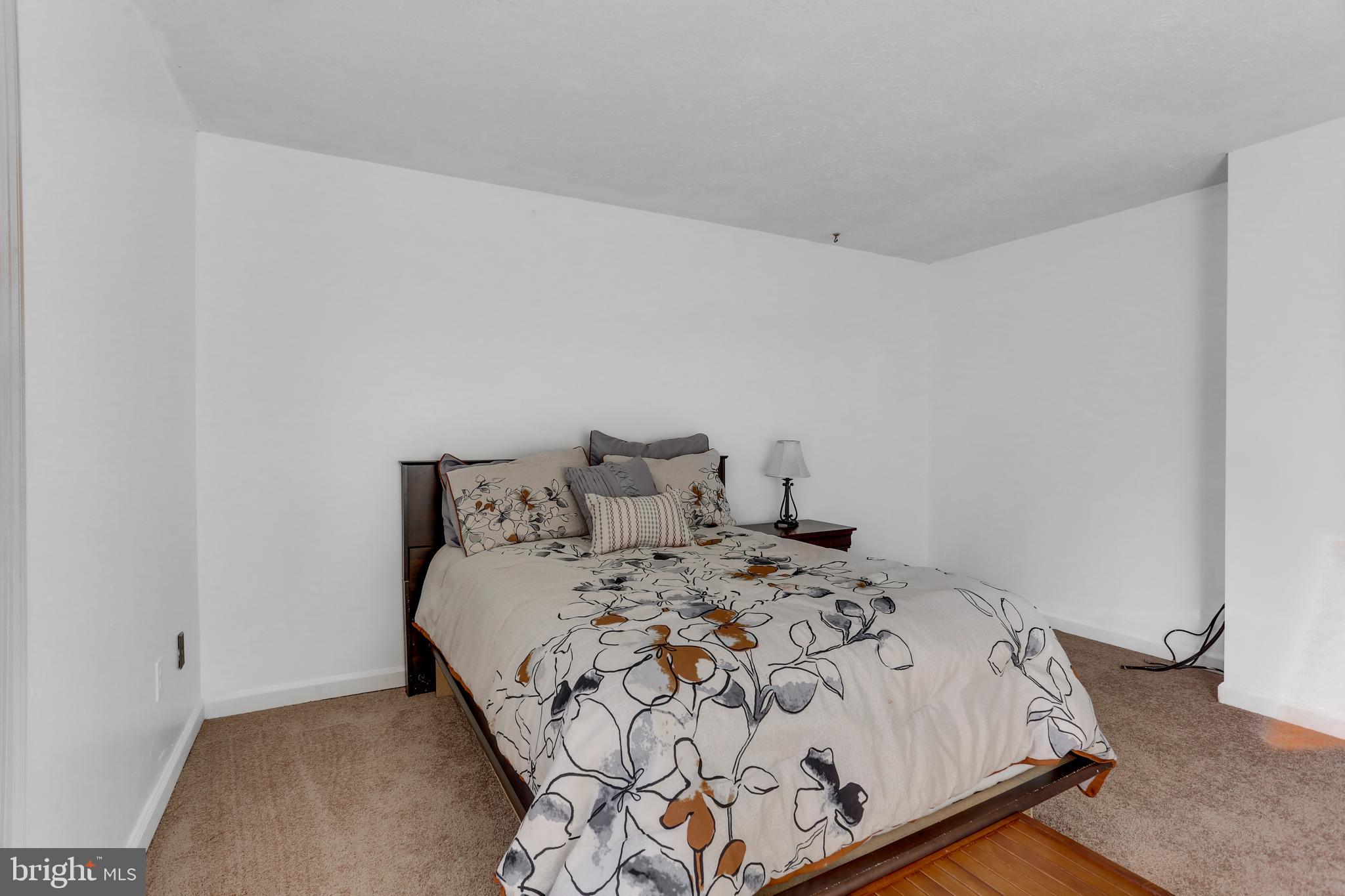 CLINTON WOODS - Residential