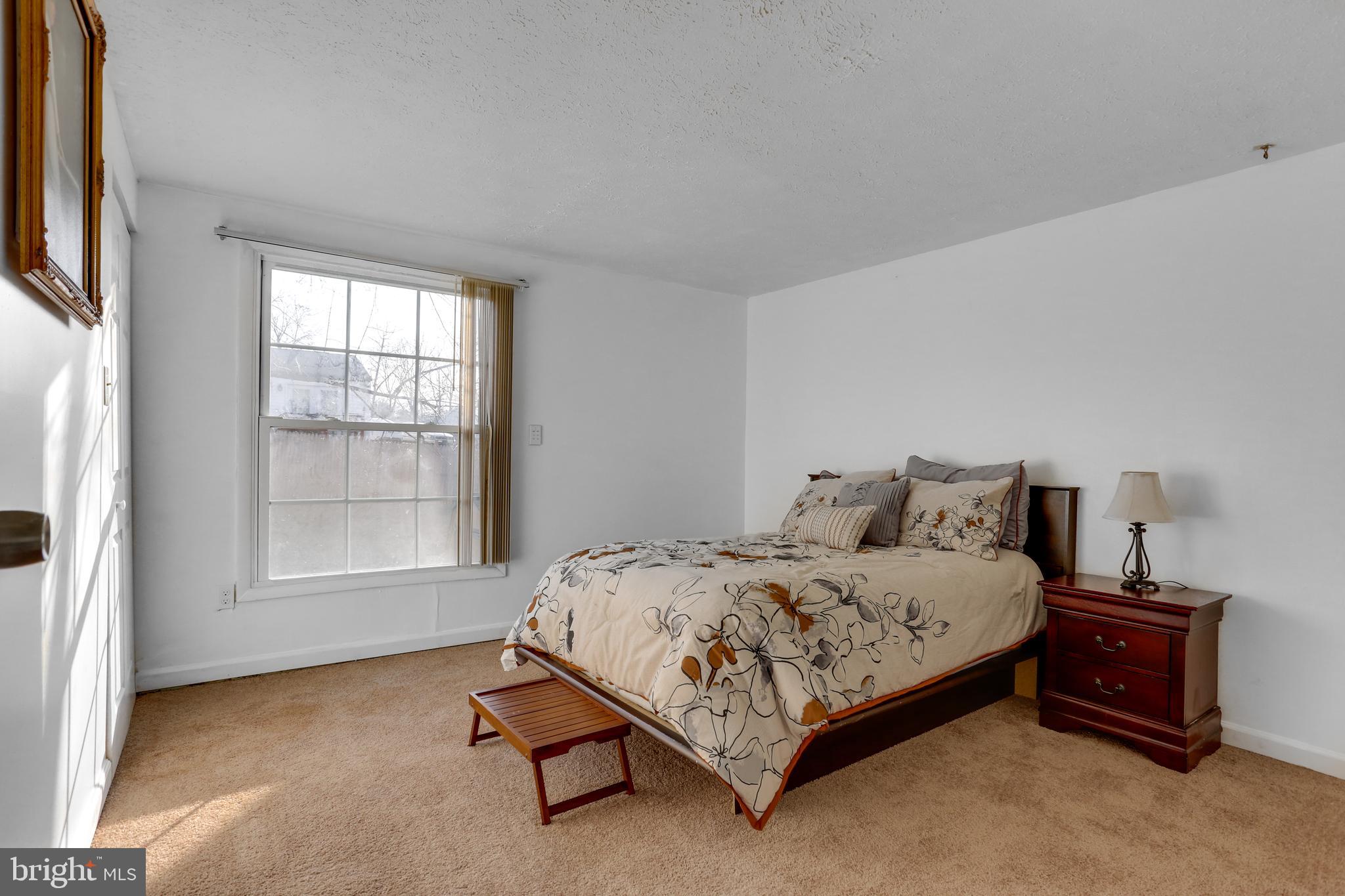 CLINTON WOODS - Residential