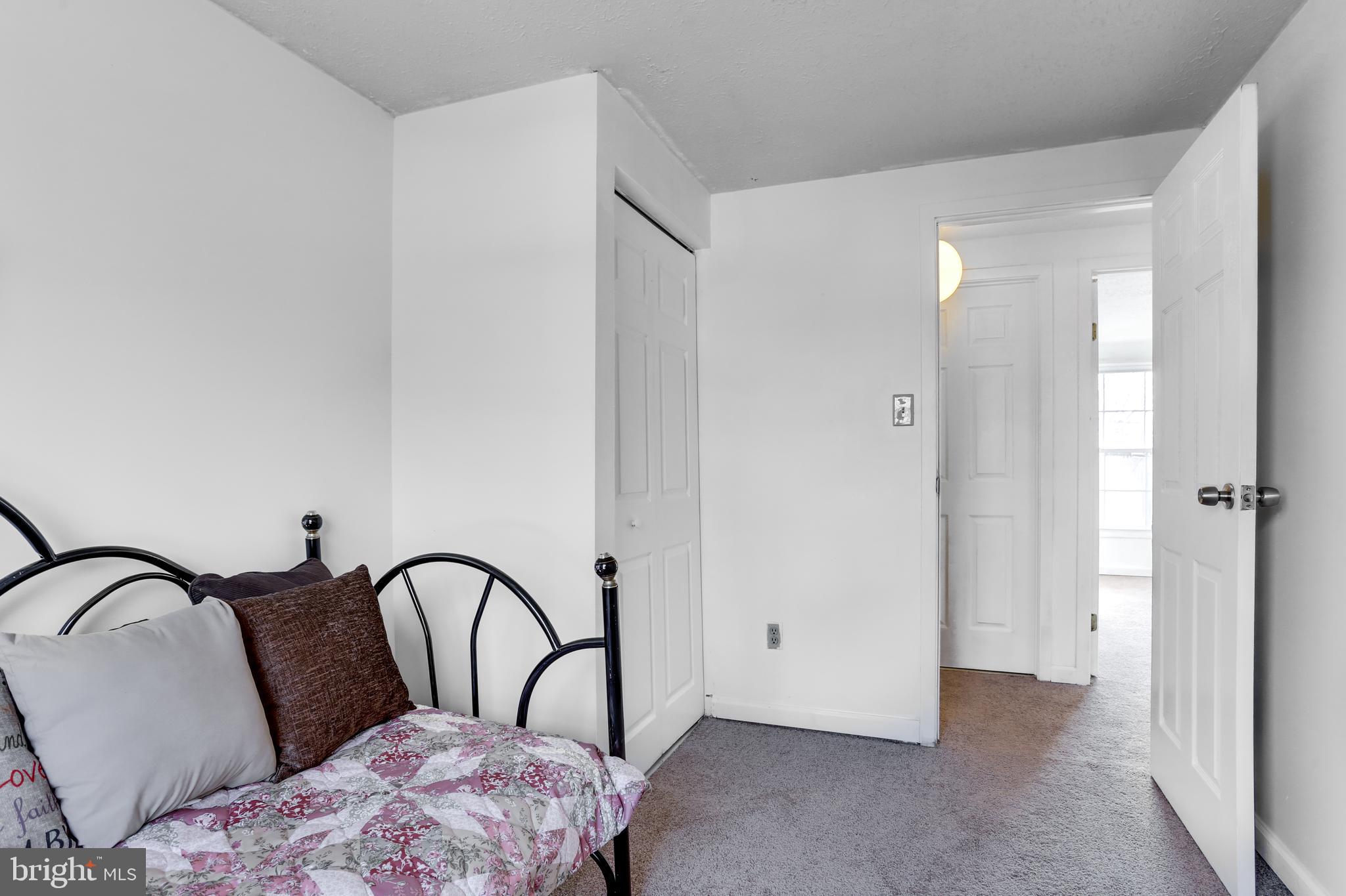 CLINTON WOODS - Residential