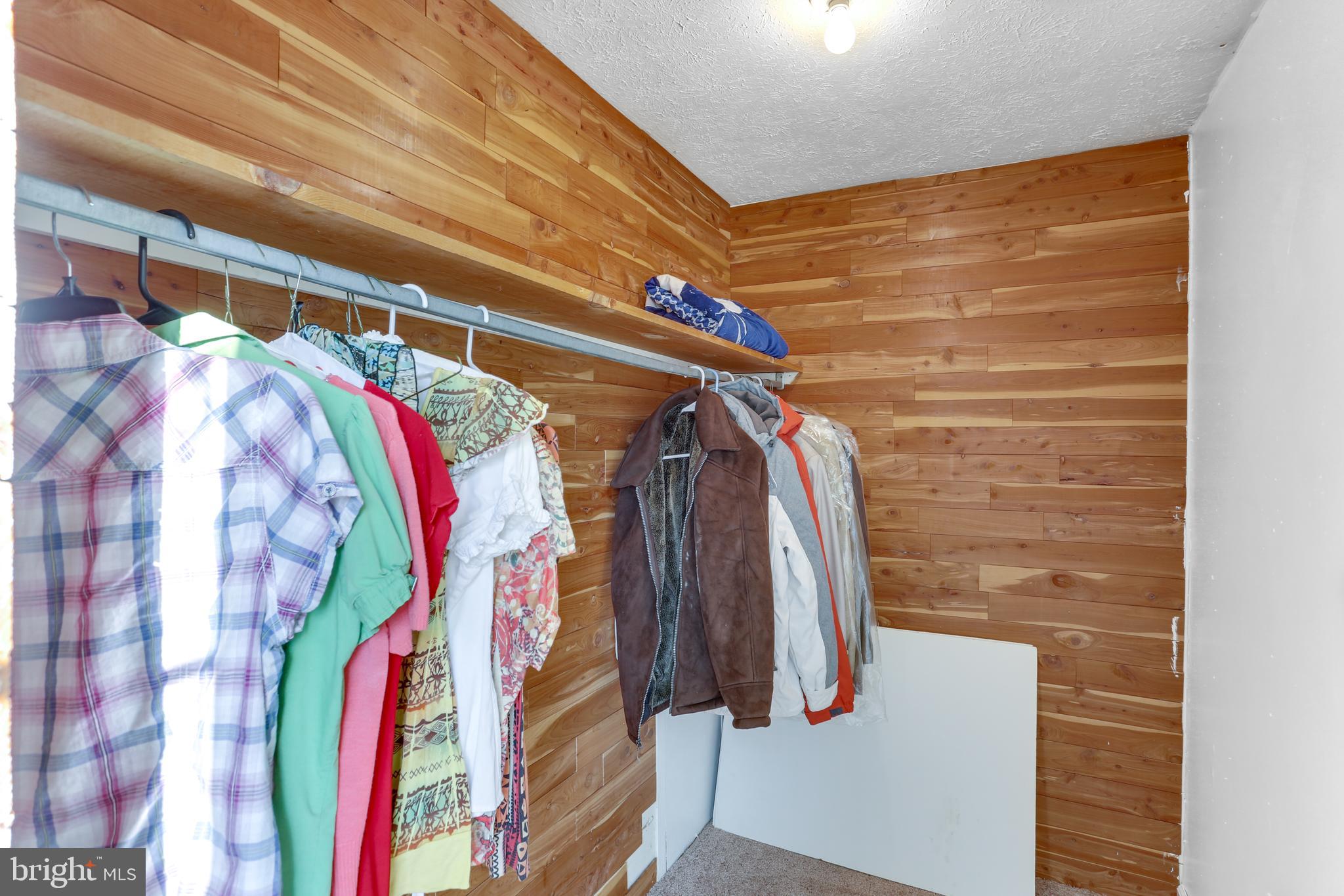 CLINTON WOODS - Residential