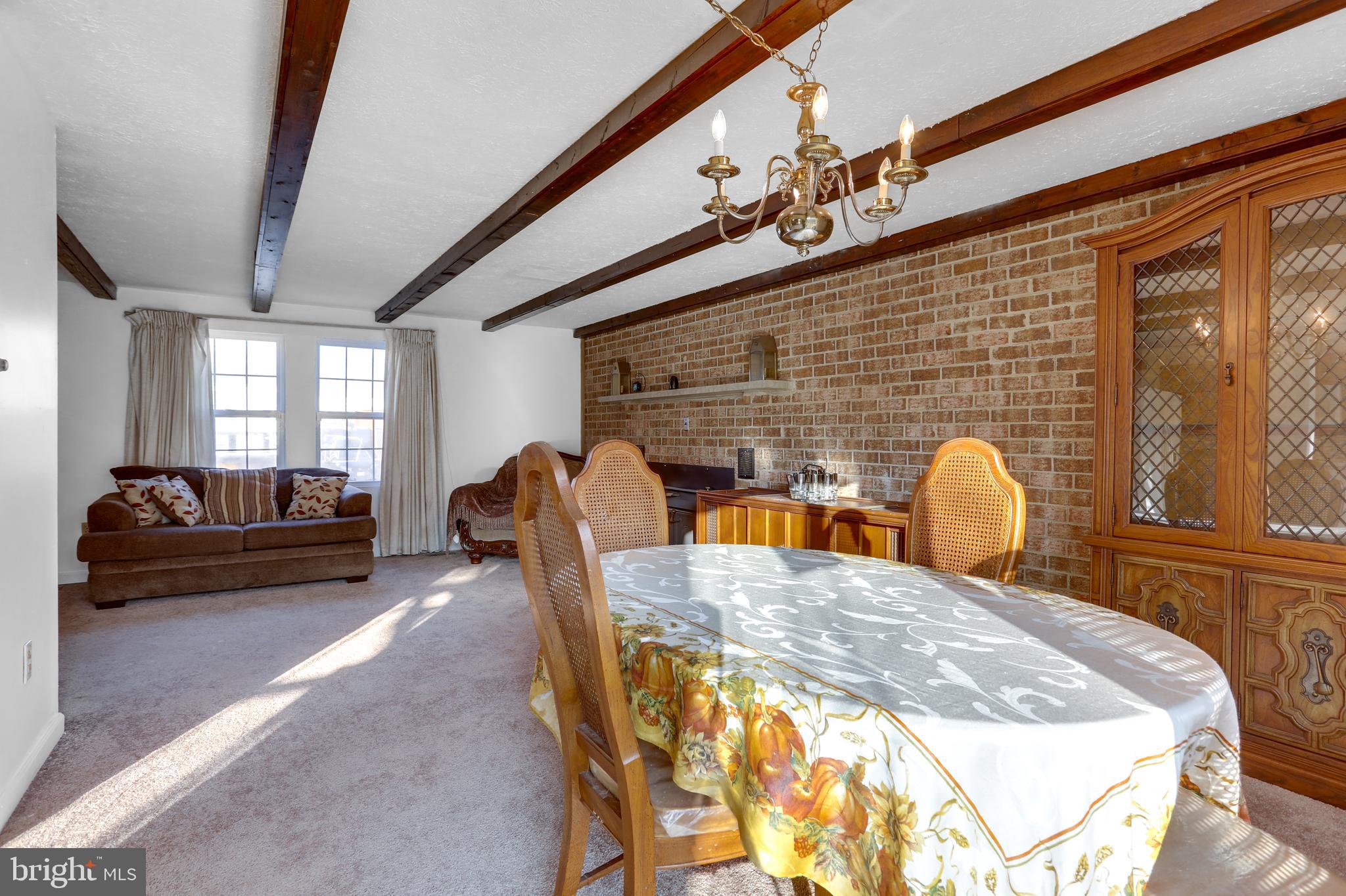 CLINTON WOODS - Residential