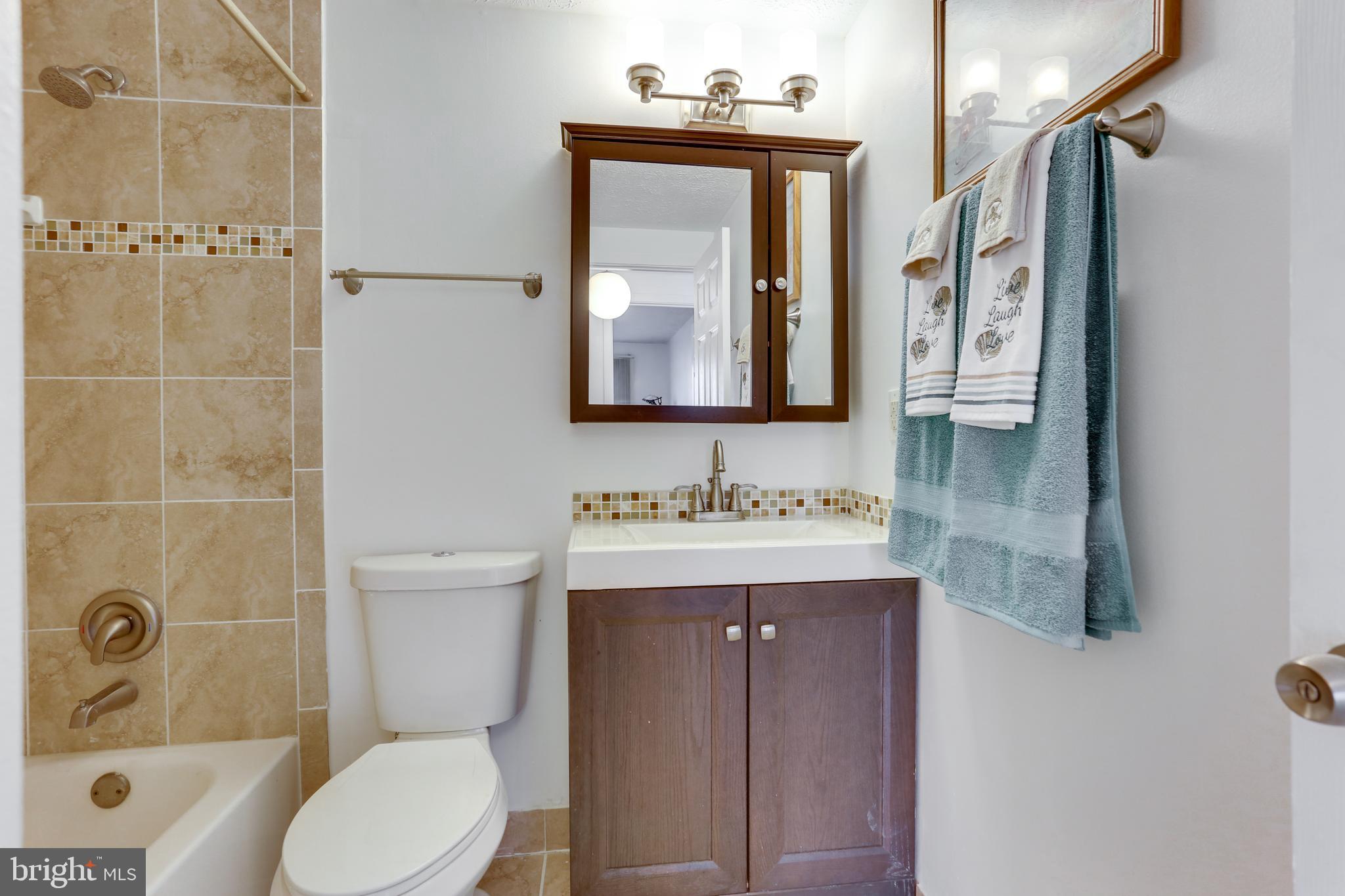 CLINTON WOODS - Residential