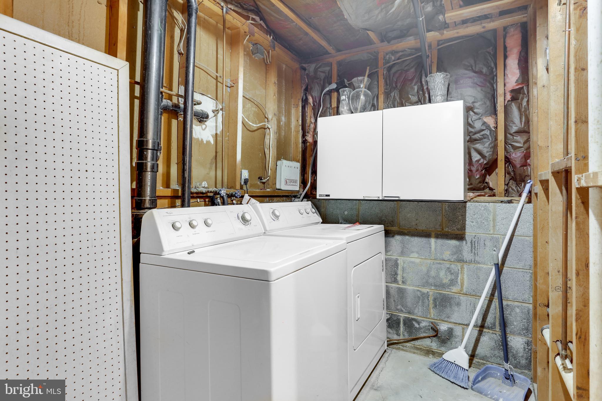 CLINTON WOODS - Residential