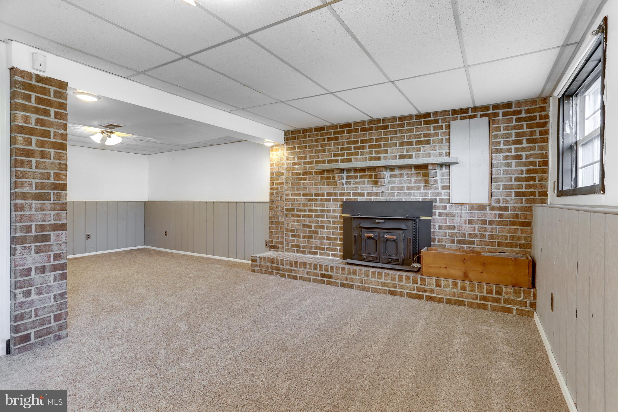 CLINTON WOODS - Residential