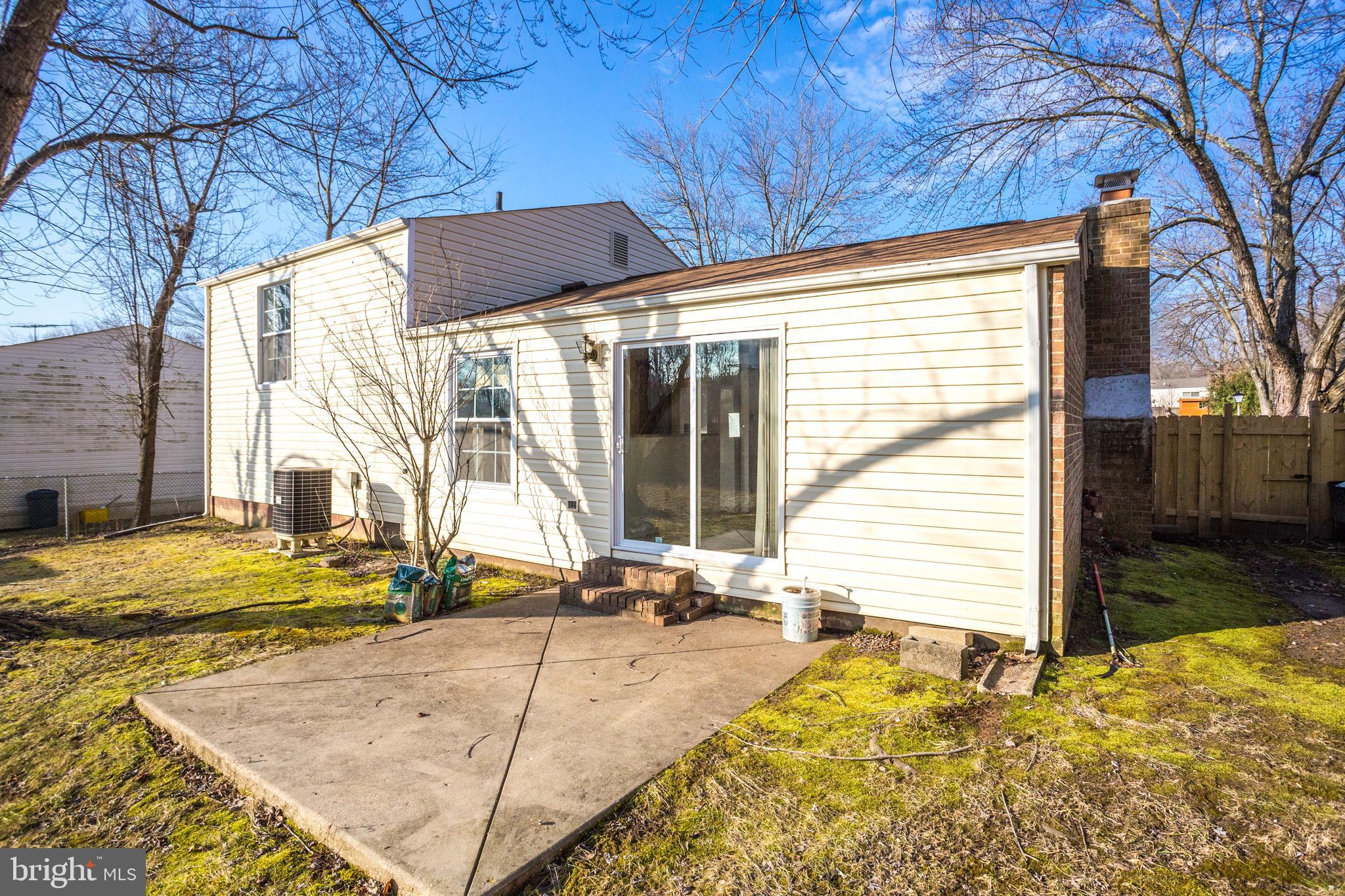 CLINTON WOODS - Residential