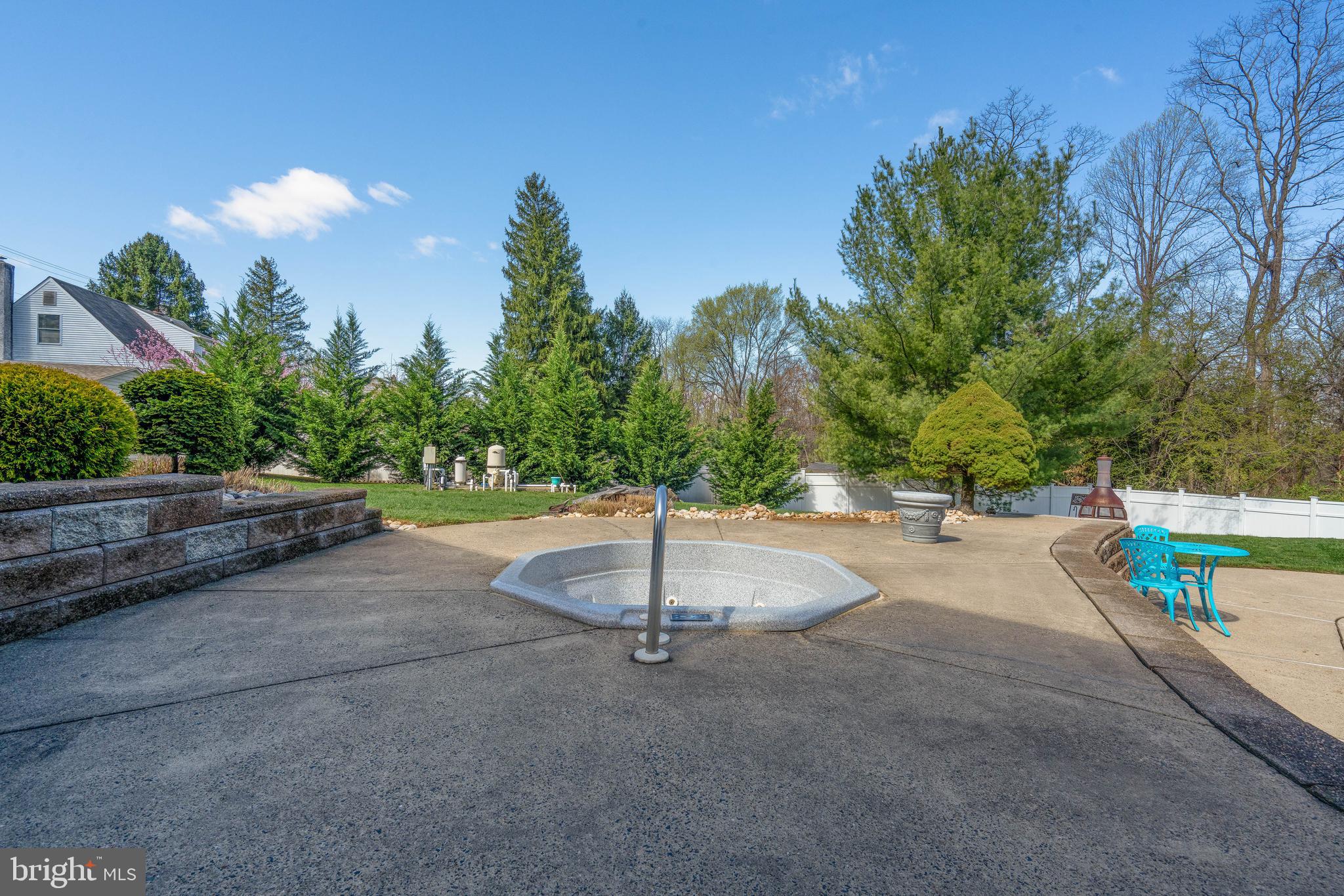 MAPLE VIEW ESTATES - Residential