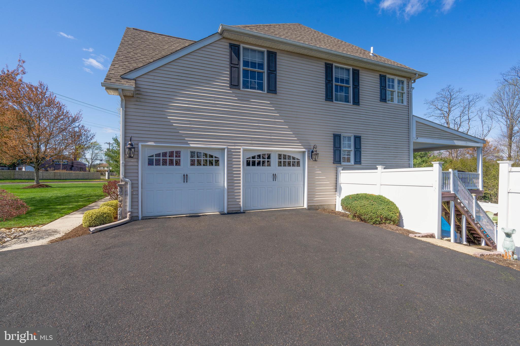 MAPLE VIEW ESTATES - Residential