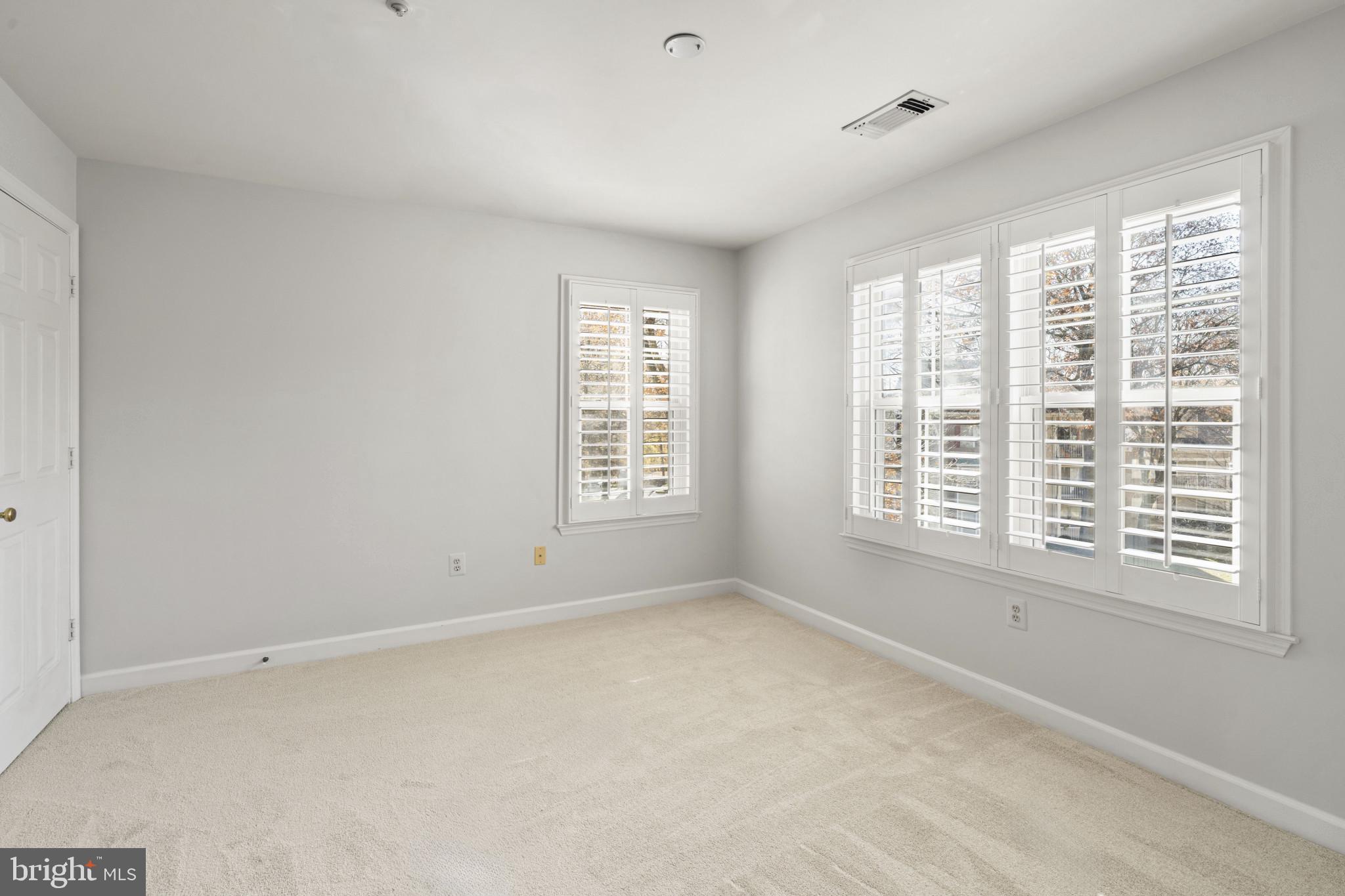 FALLS GABLE - Residential