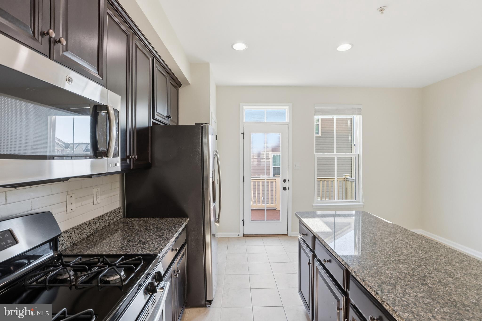 CREEKSIDE VILLAGE AT TANYARD SPRINGS - Residential