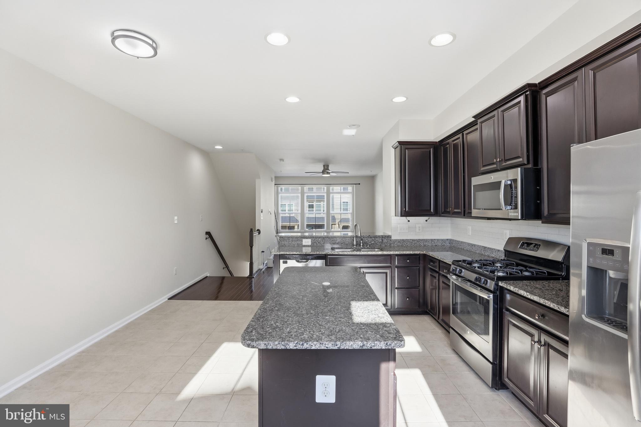 CREEKSIDE VILLAGE AT TANYARD SPRINGS - Residential