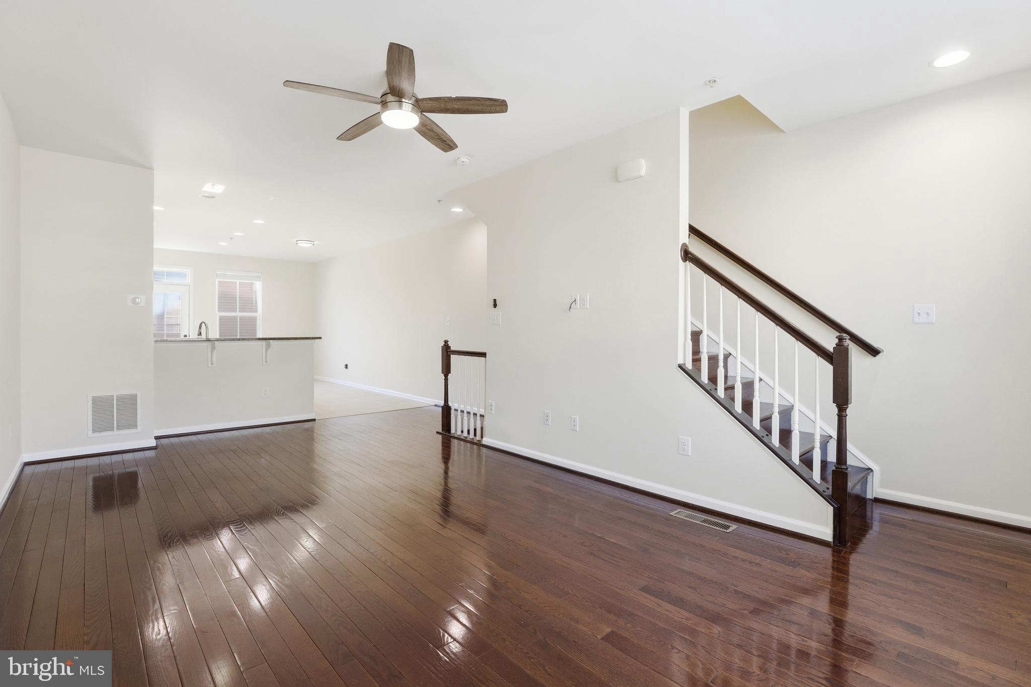 CREEKSIDE VILLAGE AT TANYARD SPRINGS - Residential