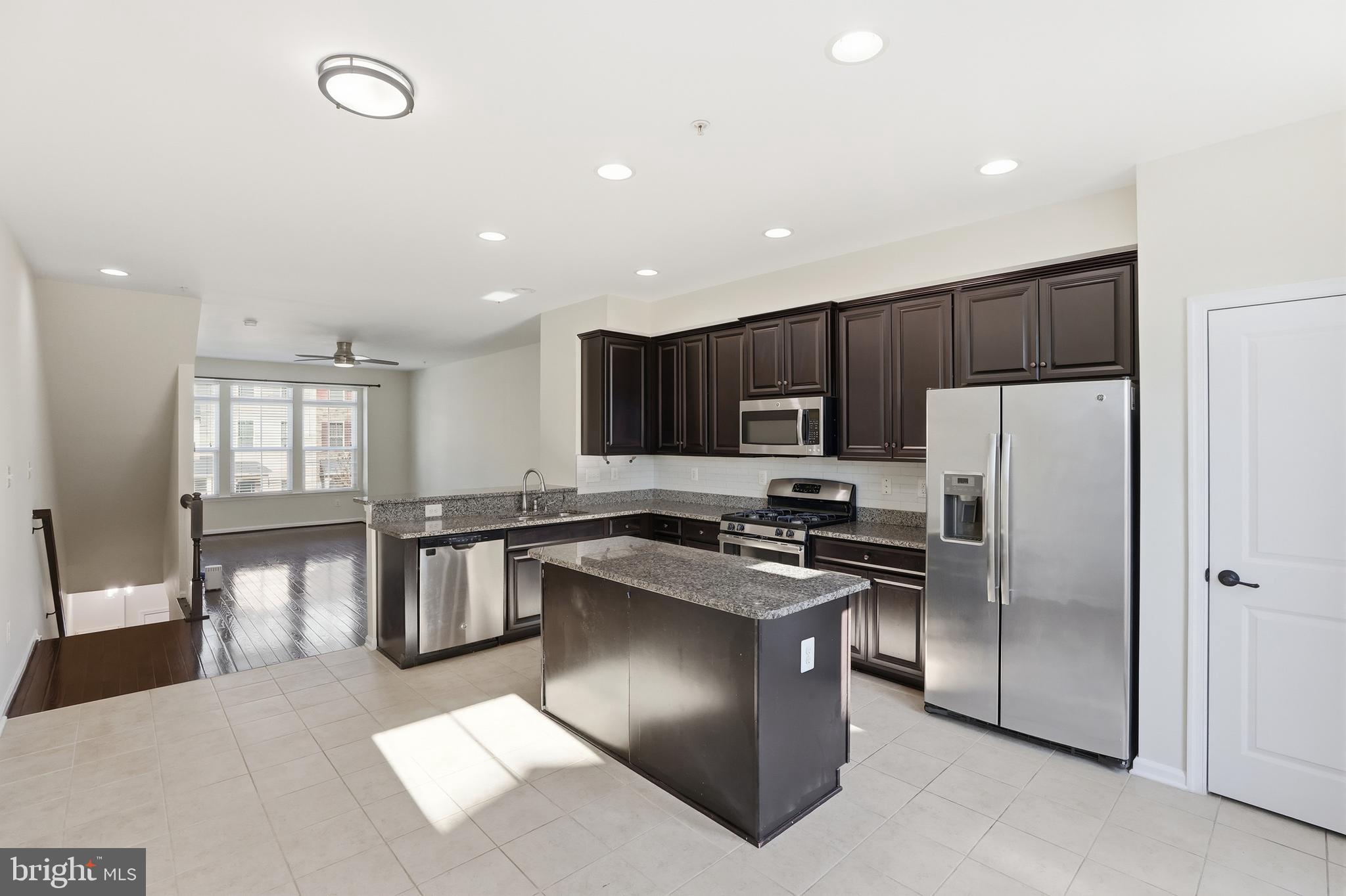 CREEKSIDE VILLAGE AT TANYARD SPRINGS - Residential