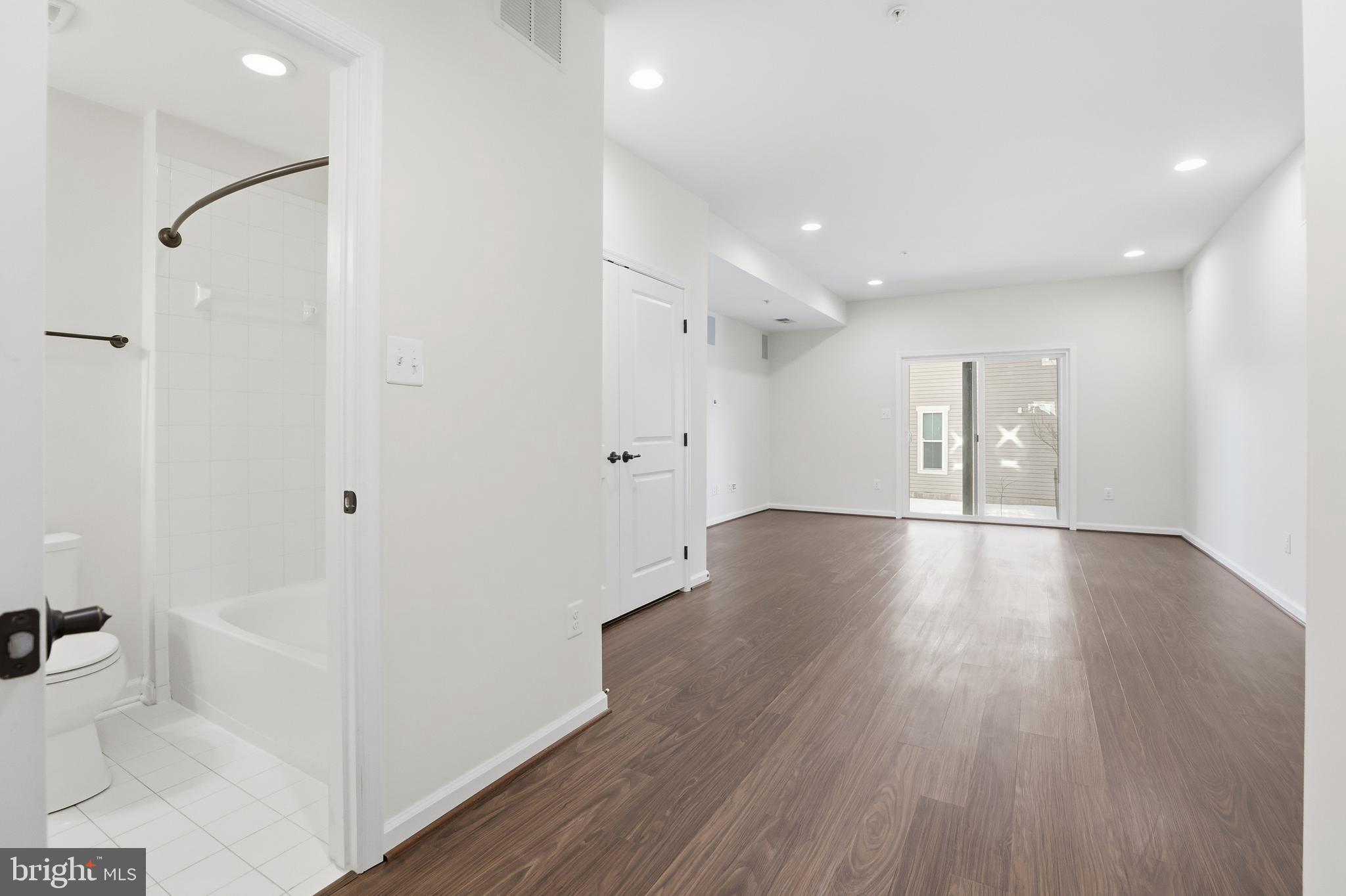 CREEKSIDE VILLAGE AT TANYARD SPRINGS - Residential