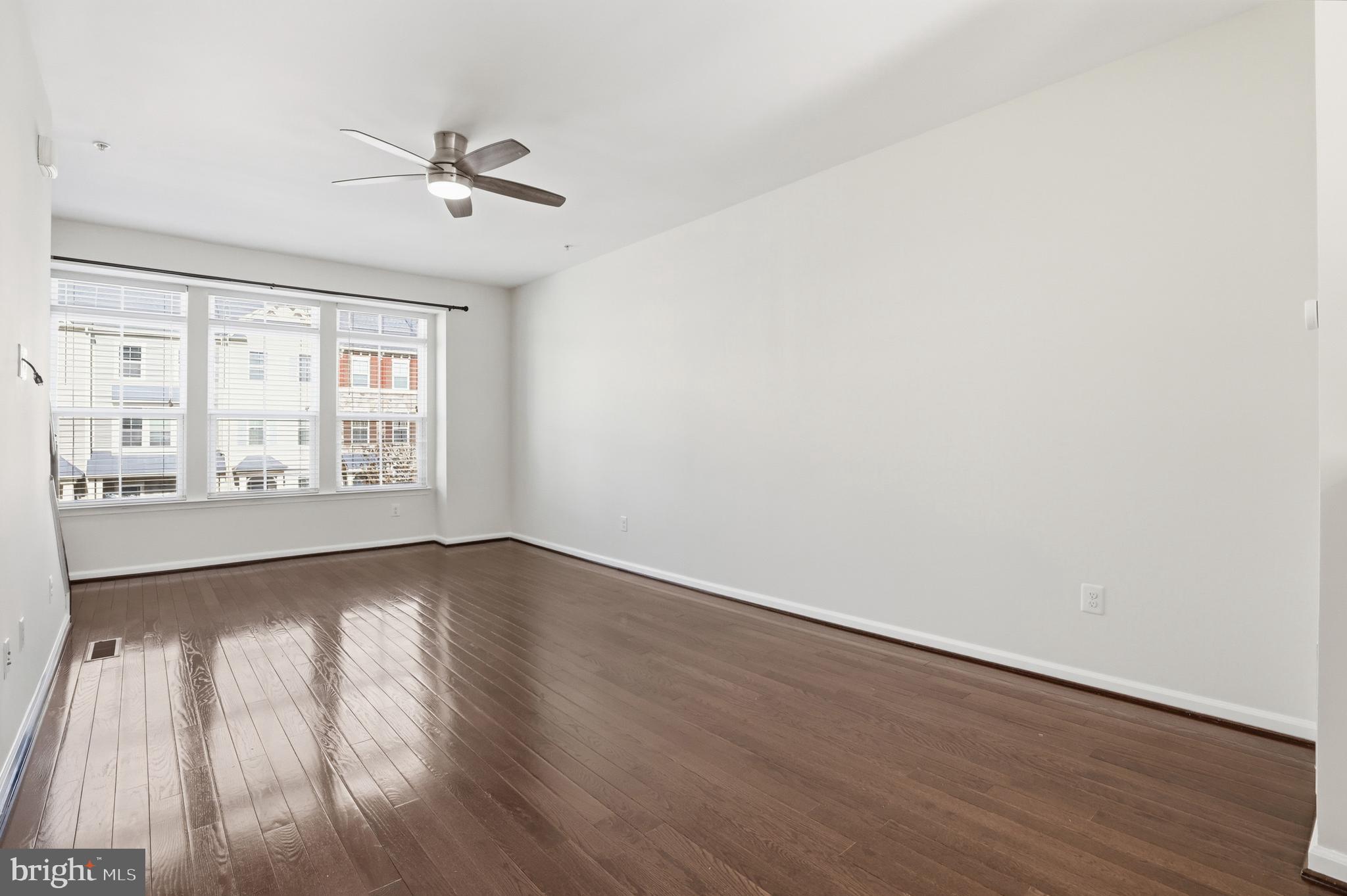 CREEKSIDE VILLAGE AT TANYARD SPRINGS - Residential