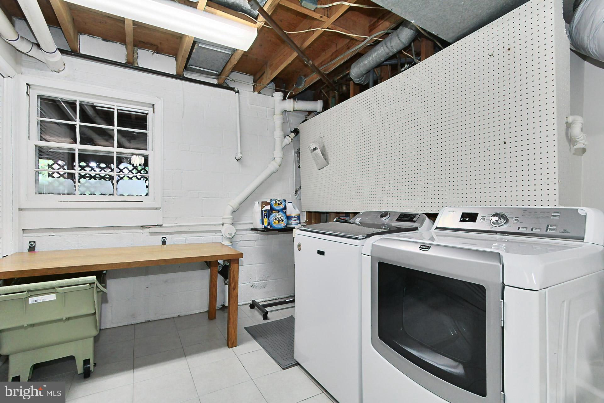 WEST SPRINGFIELD - Residential