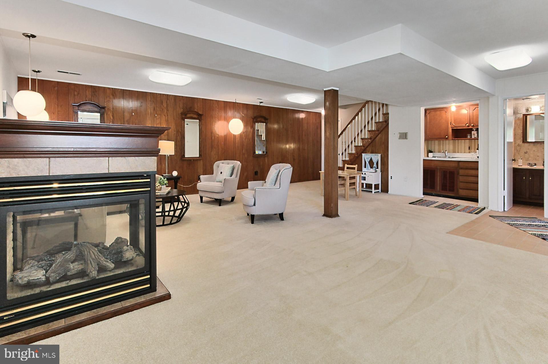 WEST SPRINGFIELD - Residential