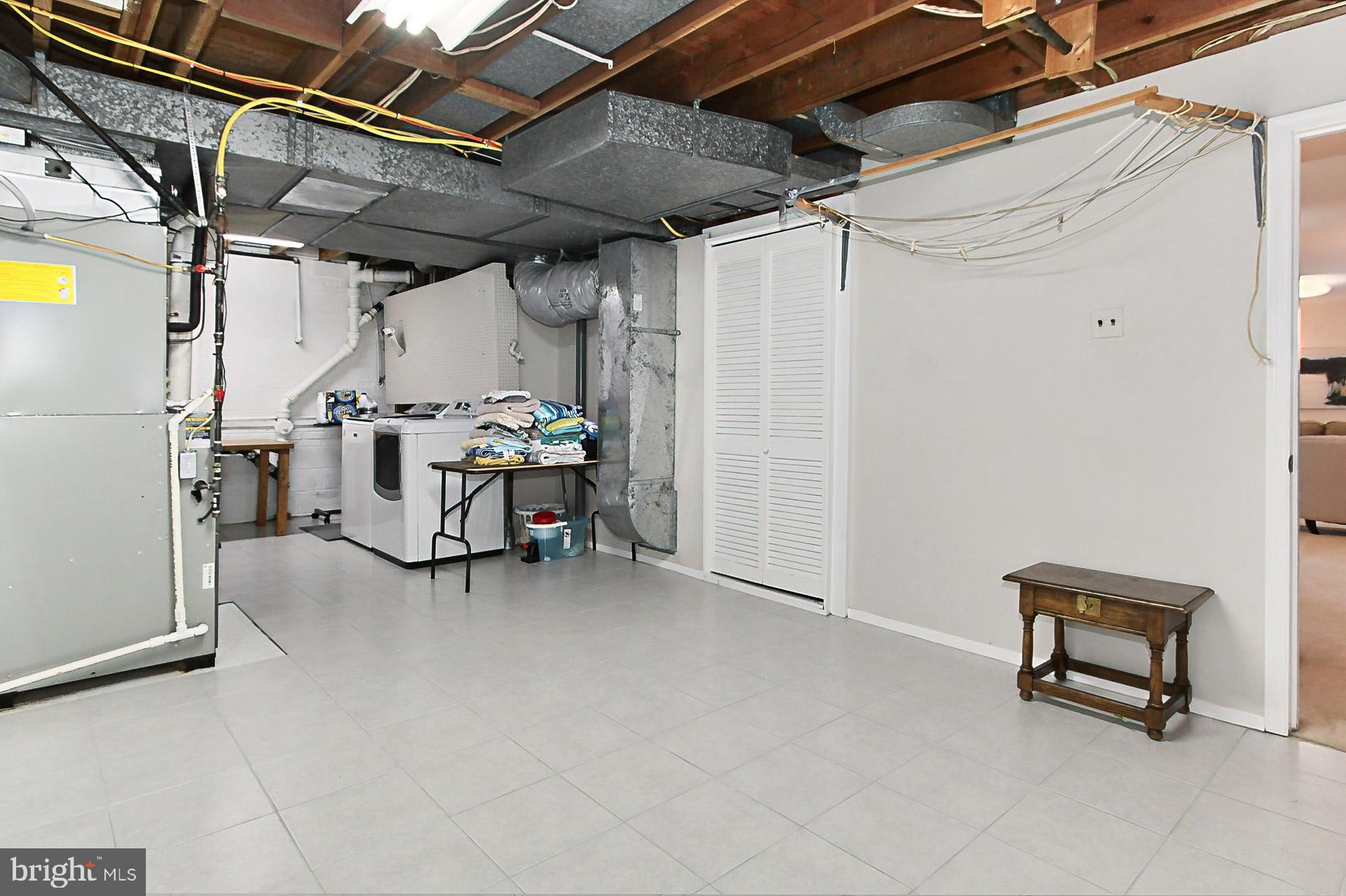 WEST SPRINGFIELD - Residential