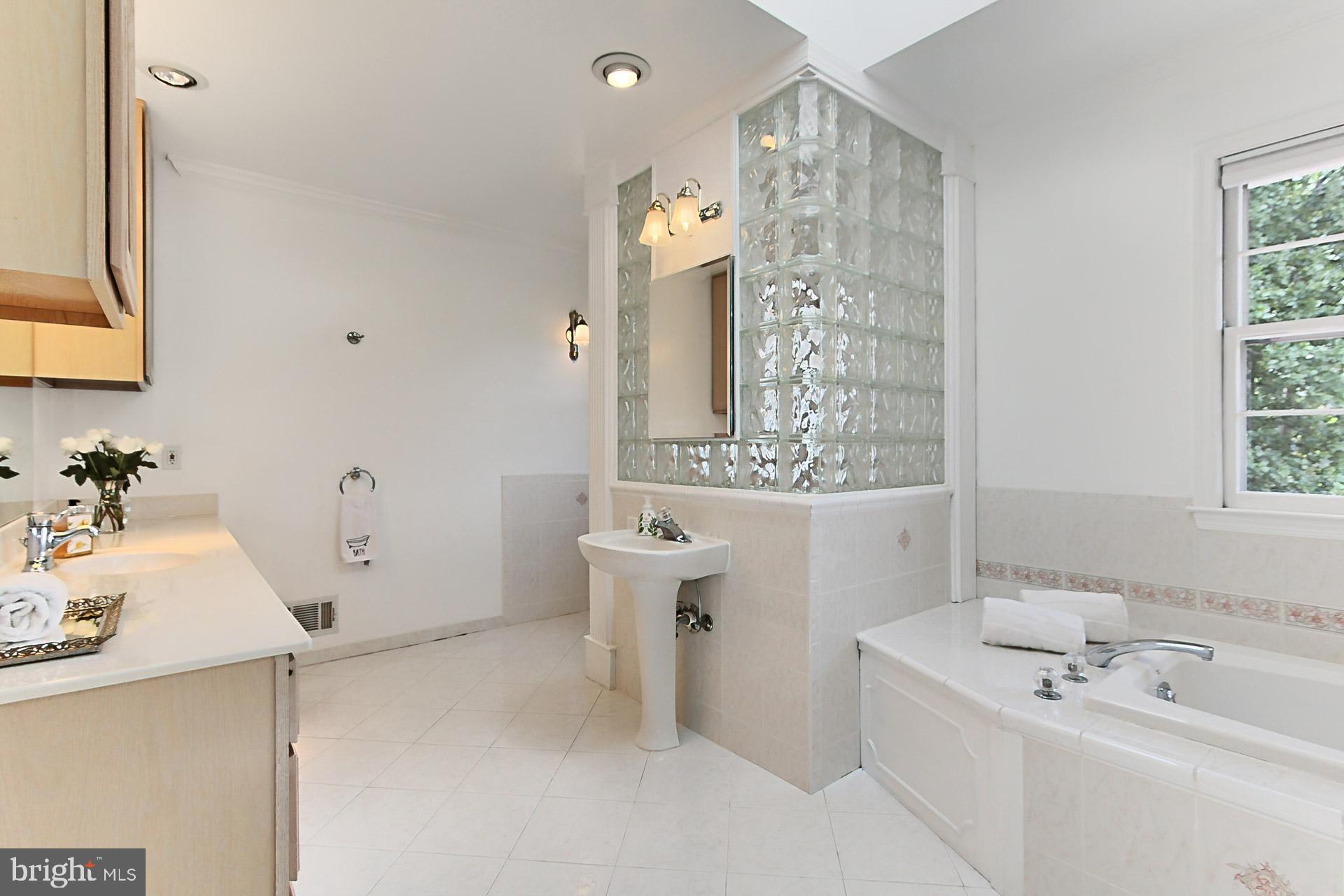 WEST SPRINGFIELD - Residential