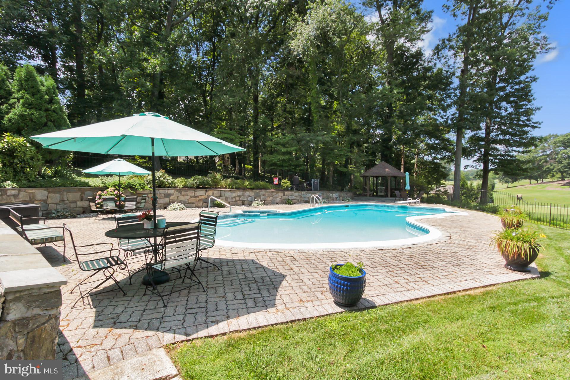 WEST SPRINGFIELD - Residential