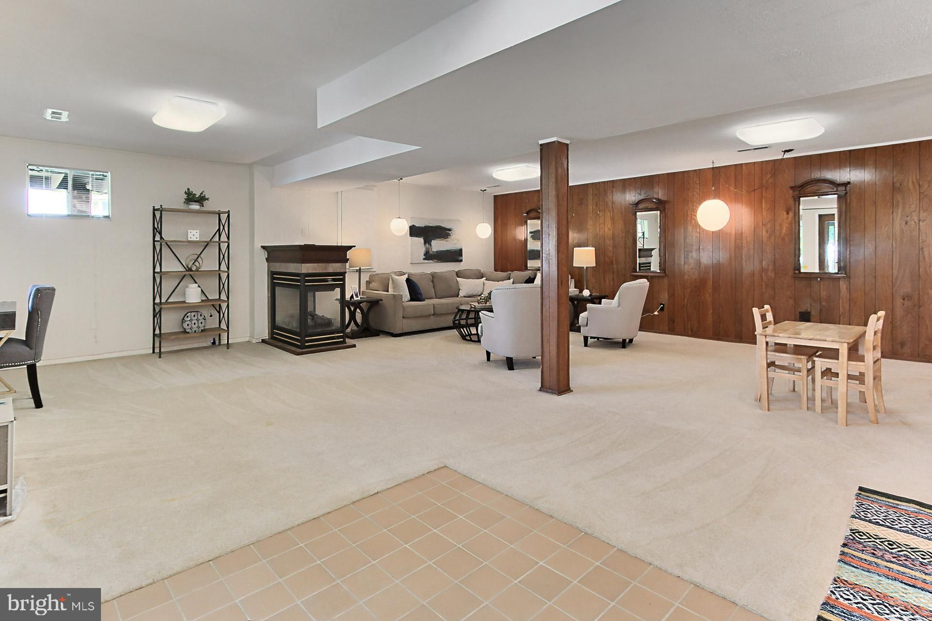 WEST SPRINGFIELD - Residential