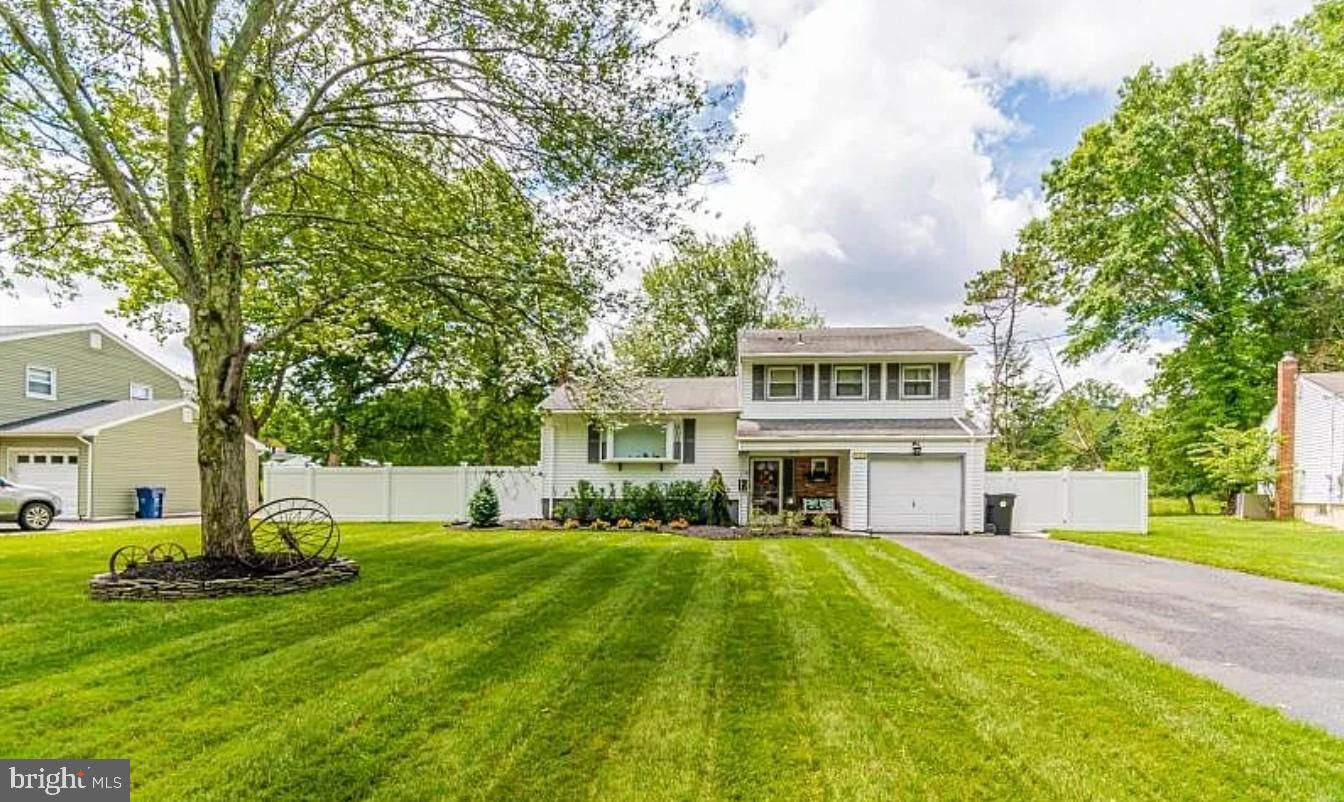 938 CUSHING PLACE 42