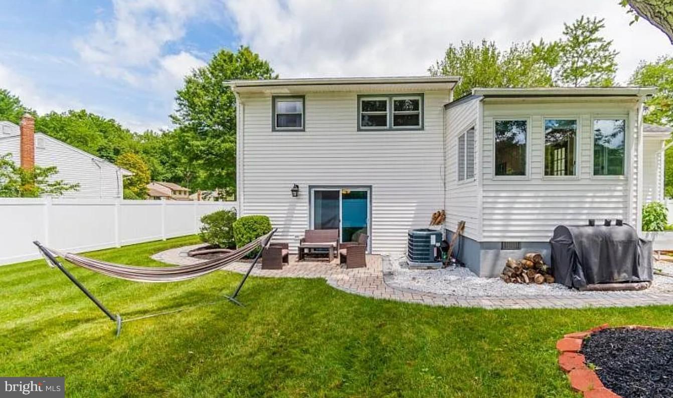 938 CUSHING PLACE 42