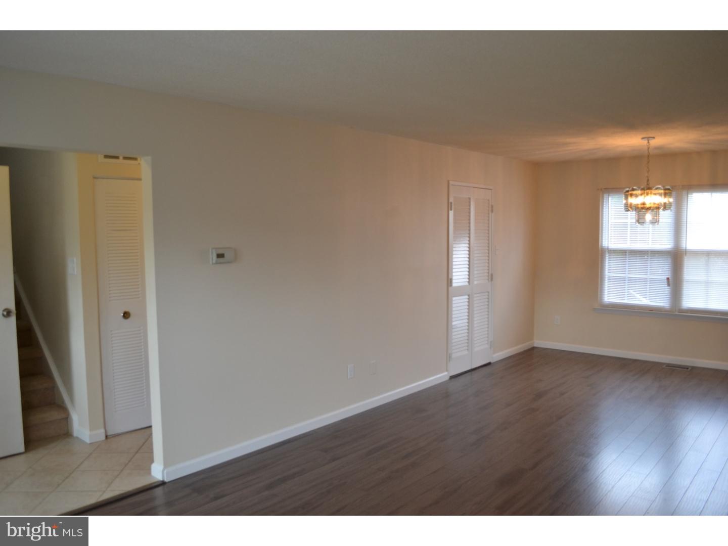 COUNTY DOWNE - Residential Lease
