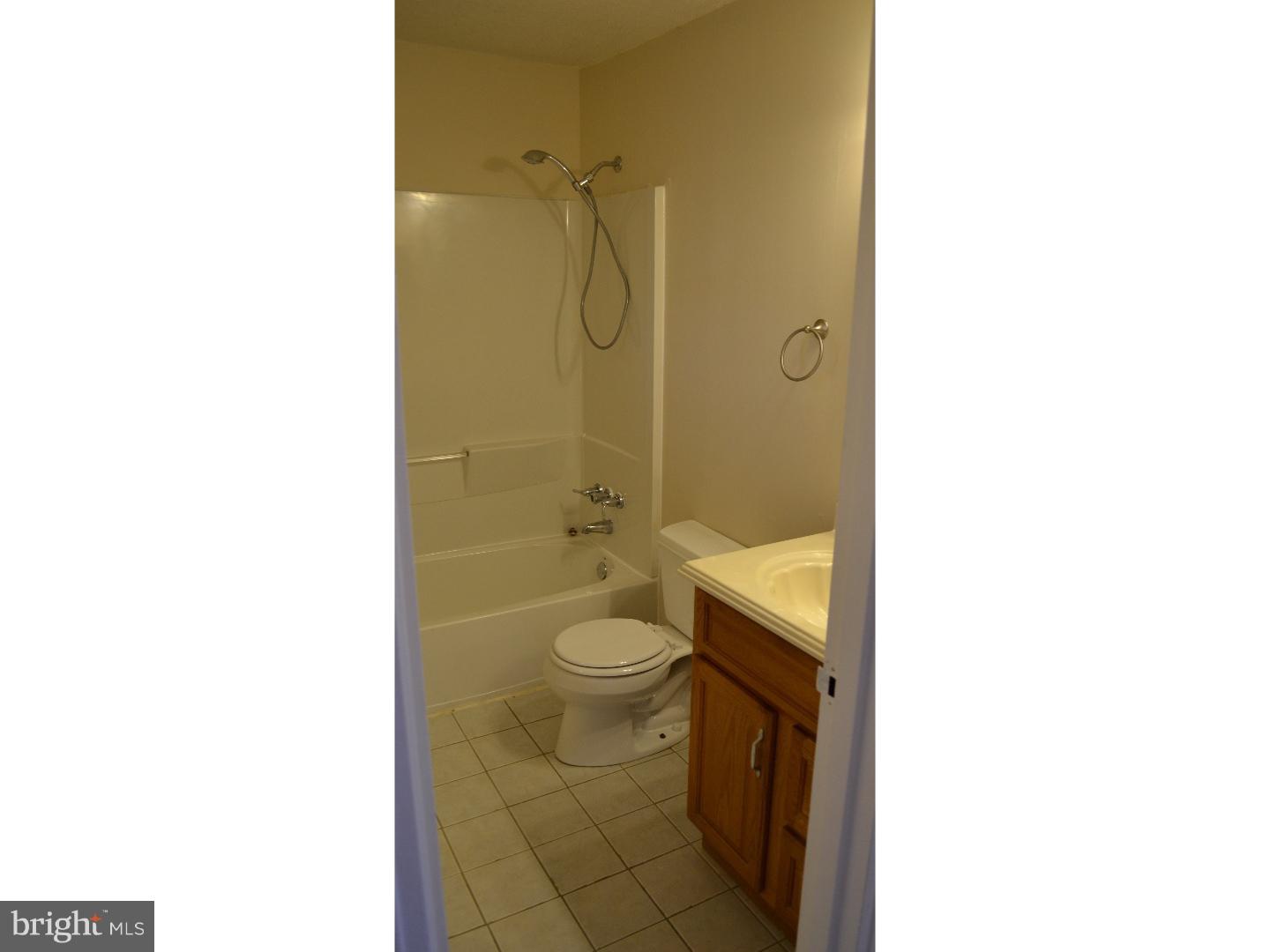 COUNTY DOWNE - Residential Lease