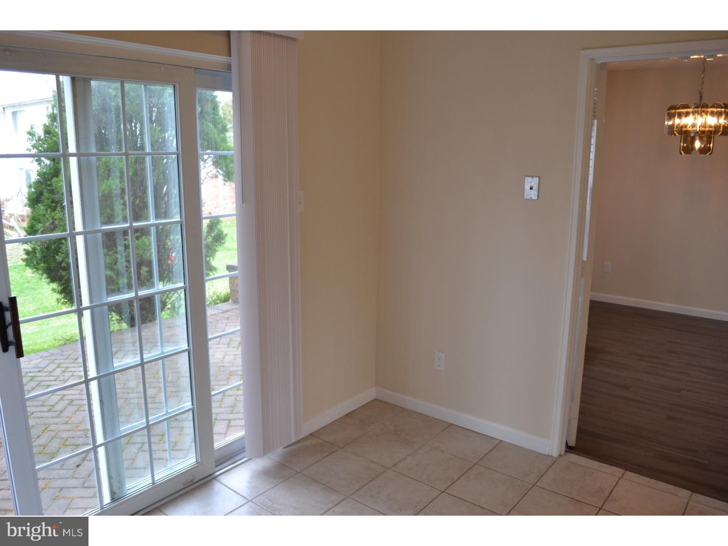 COUNTY DOWNE - Residential Lease