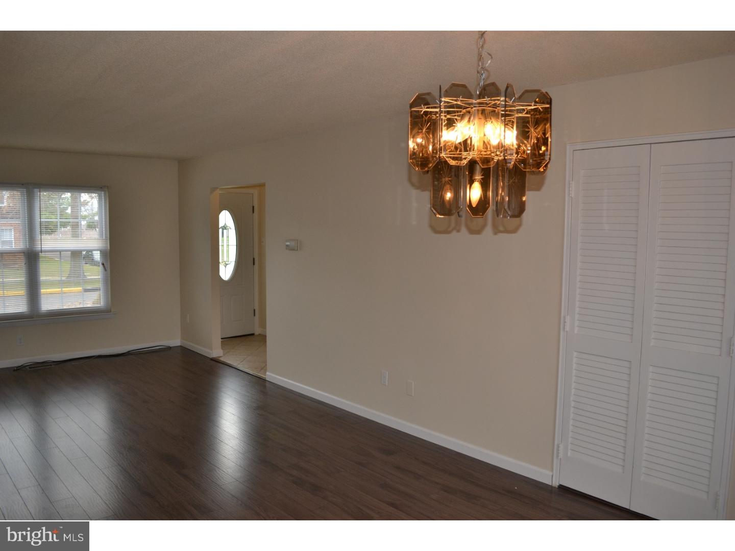 COUNTY DOWNE - Residential Lease