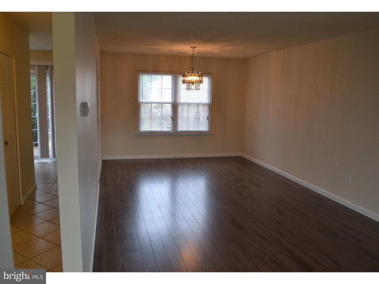 COUNTY DOWNE - Residential Lease