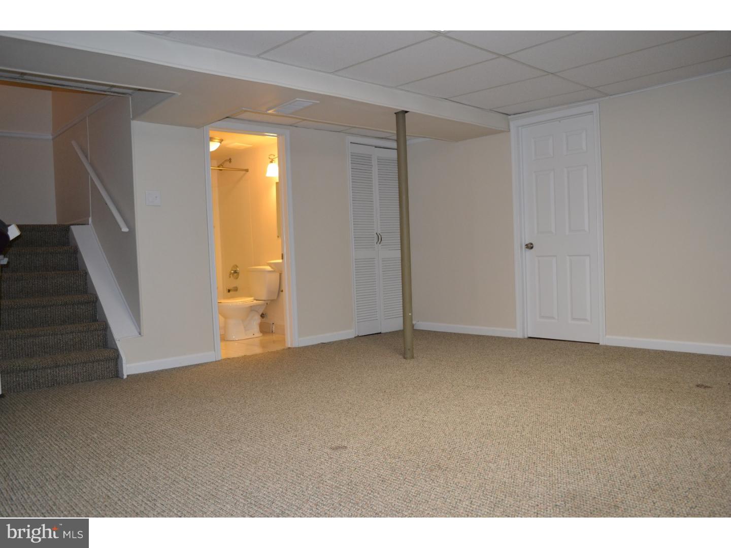 COUNTY DOWNE - Residential Lease