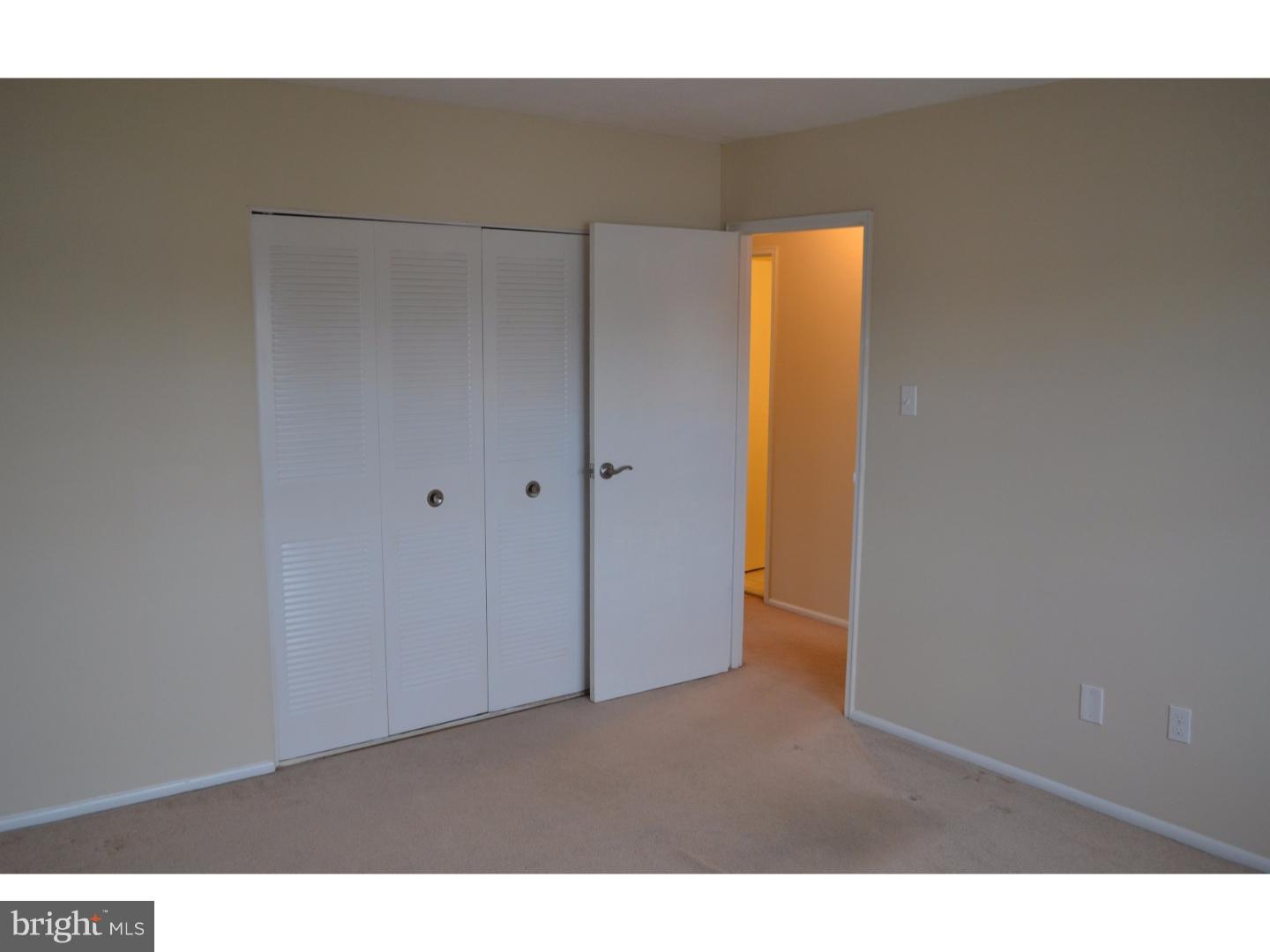 COUNTY DOWNE - Residential Lease