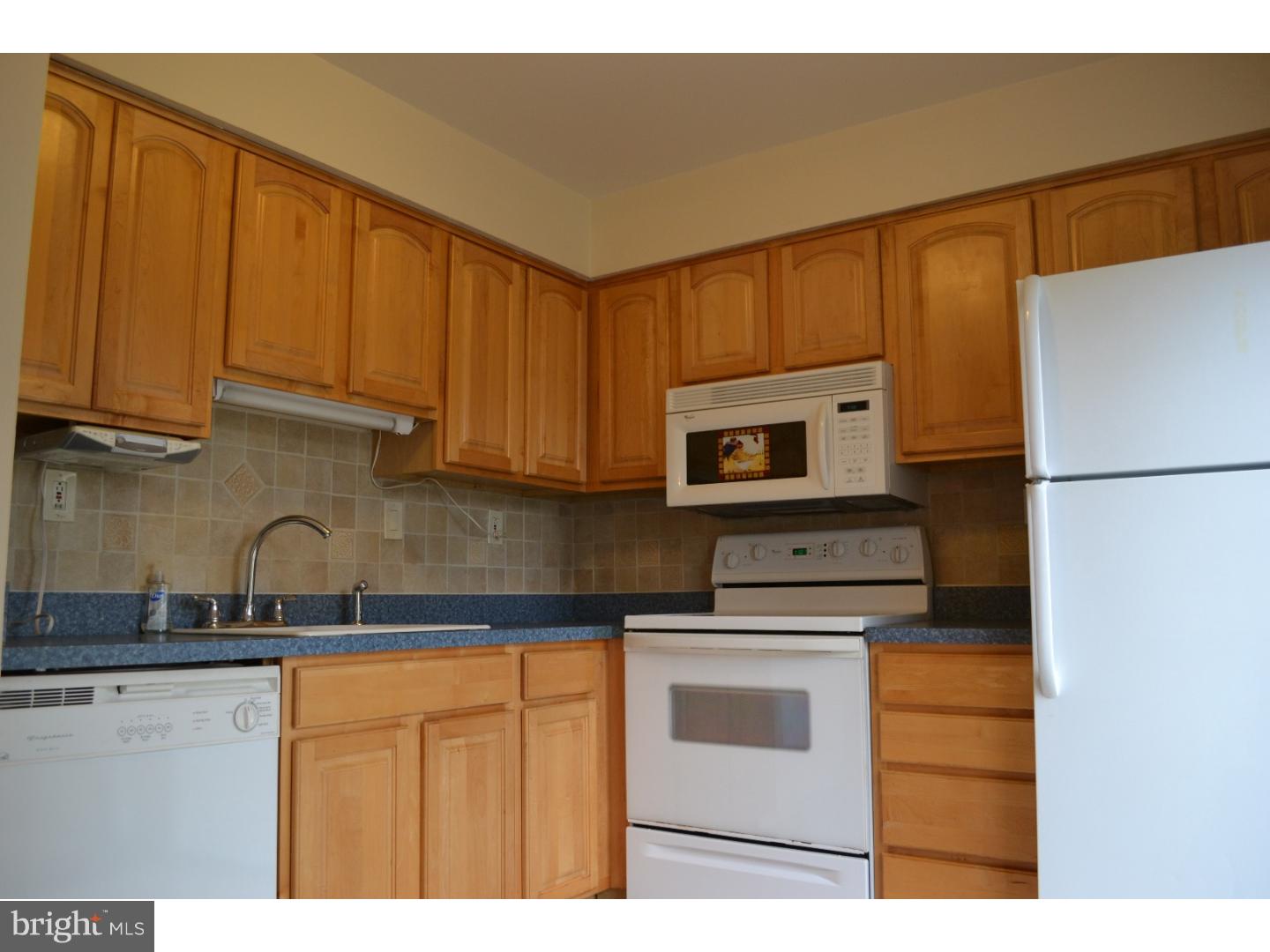 COUNTY DOWNE - Residential Lease