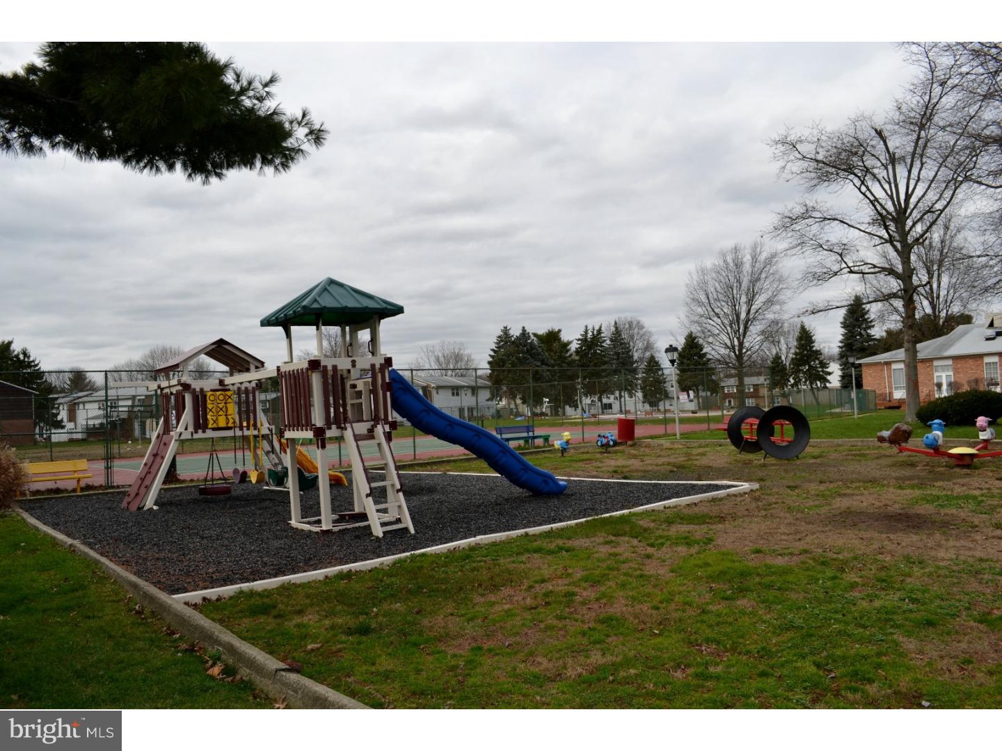 COUNTY DOWNE - Residential Lease