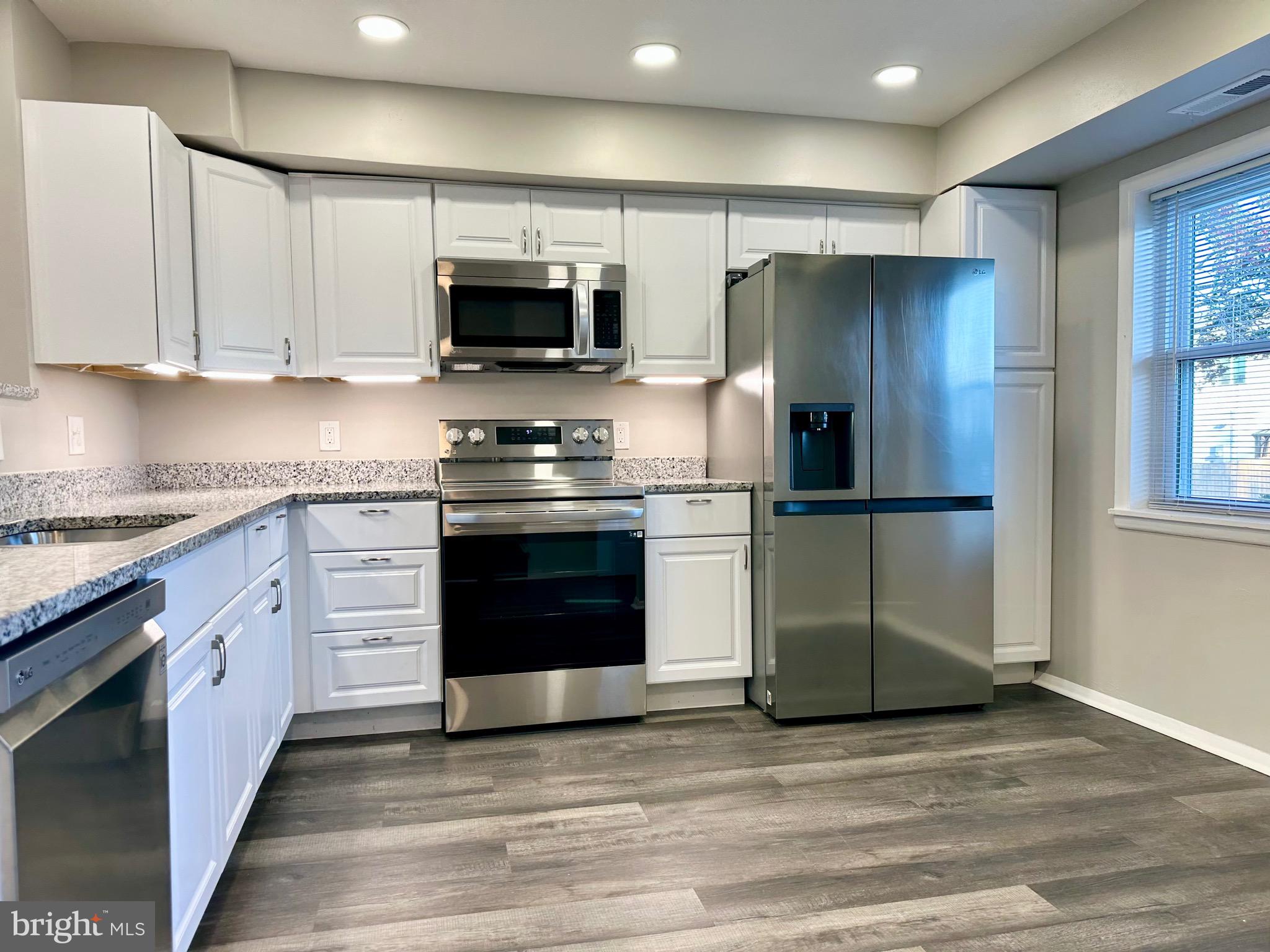 FOSTER BRANCH - Residential Lease