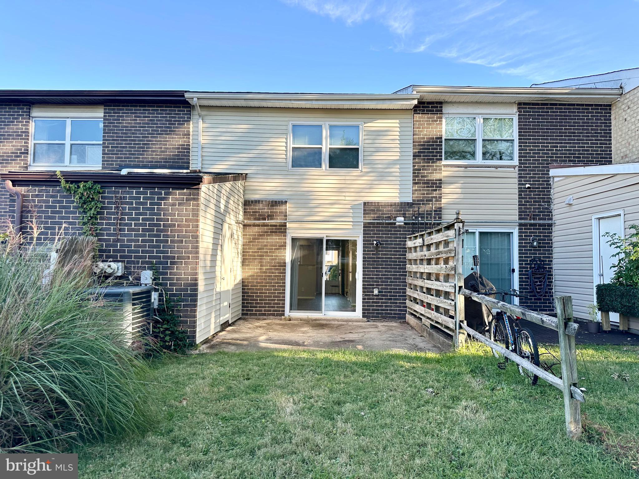 FOSTER BRANCH - Residential Lease