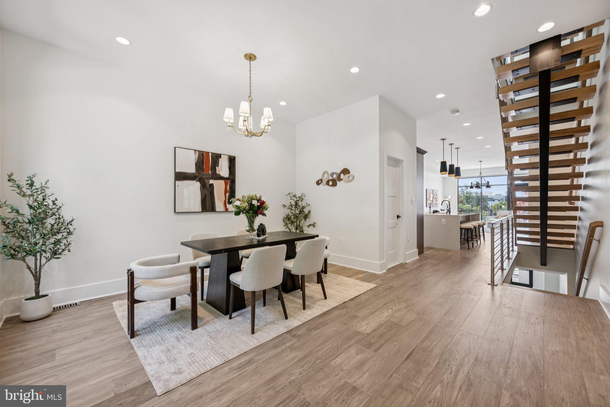 3550 WHITEHAVEN PARKWAY NW