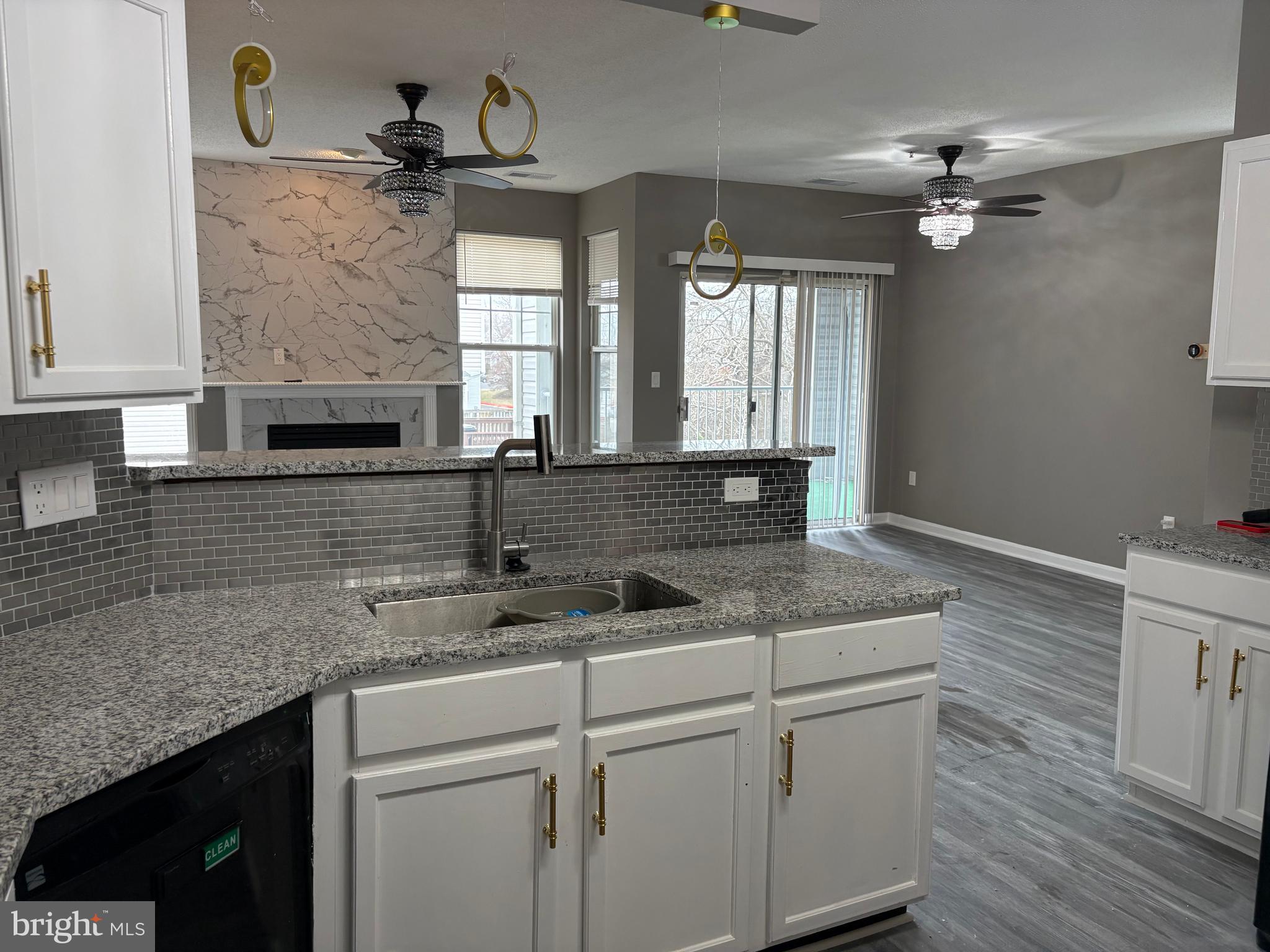 DEVON COURT - Residential Lease