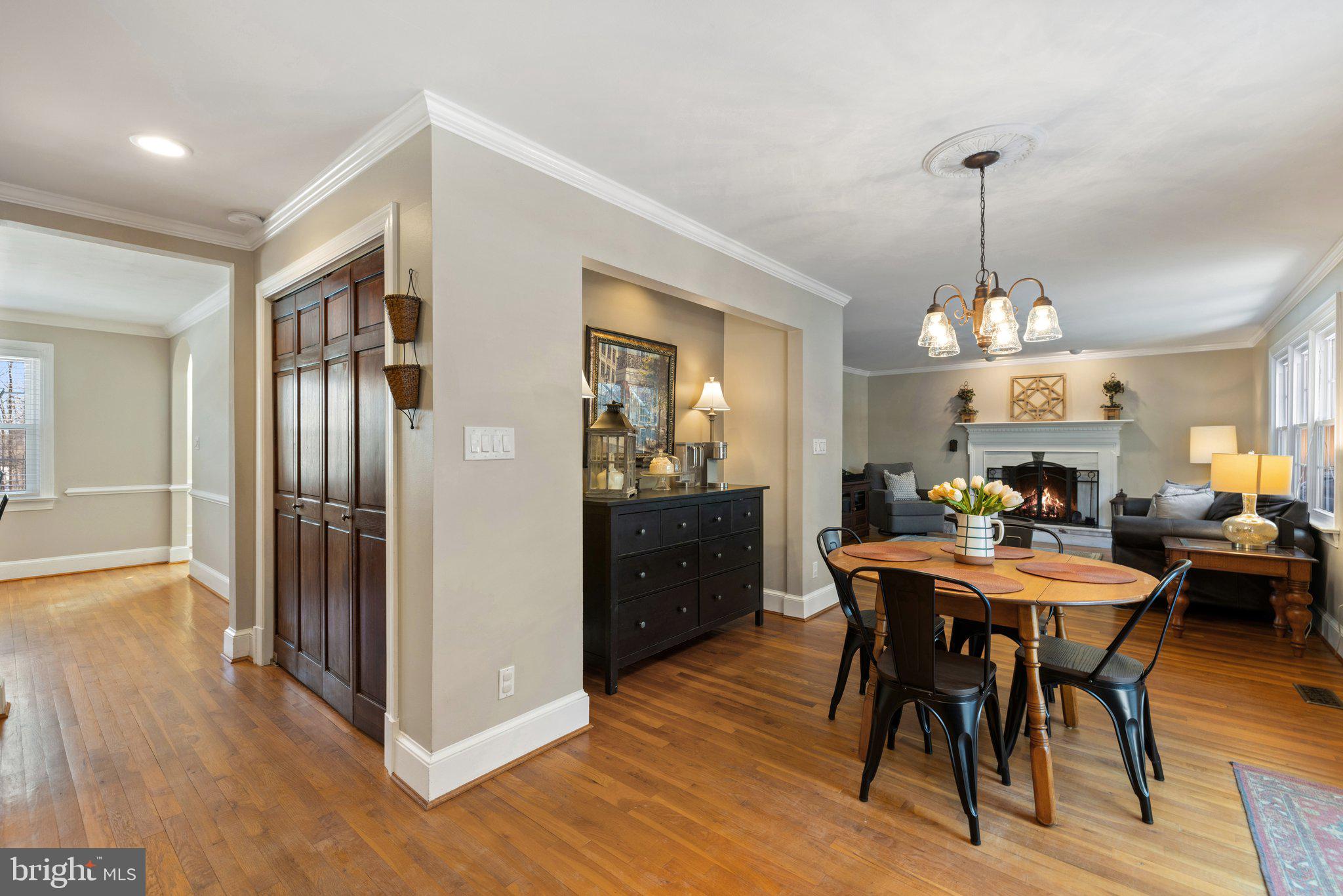 WESTBURY - Residential