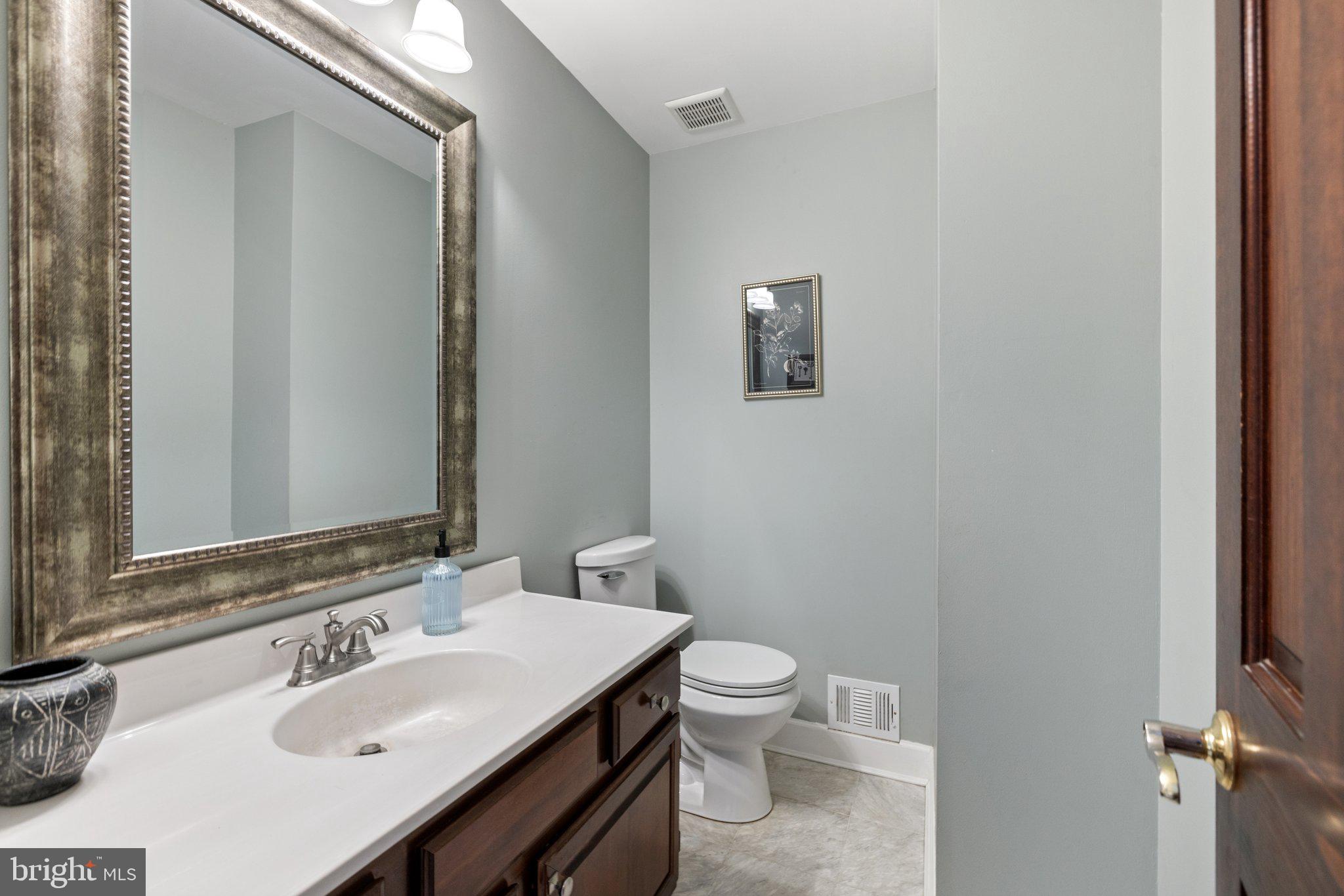 WESTBURY - Residential